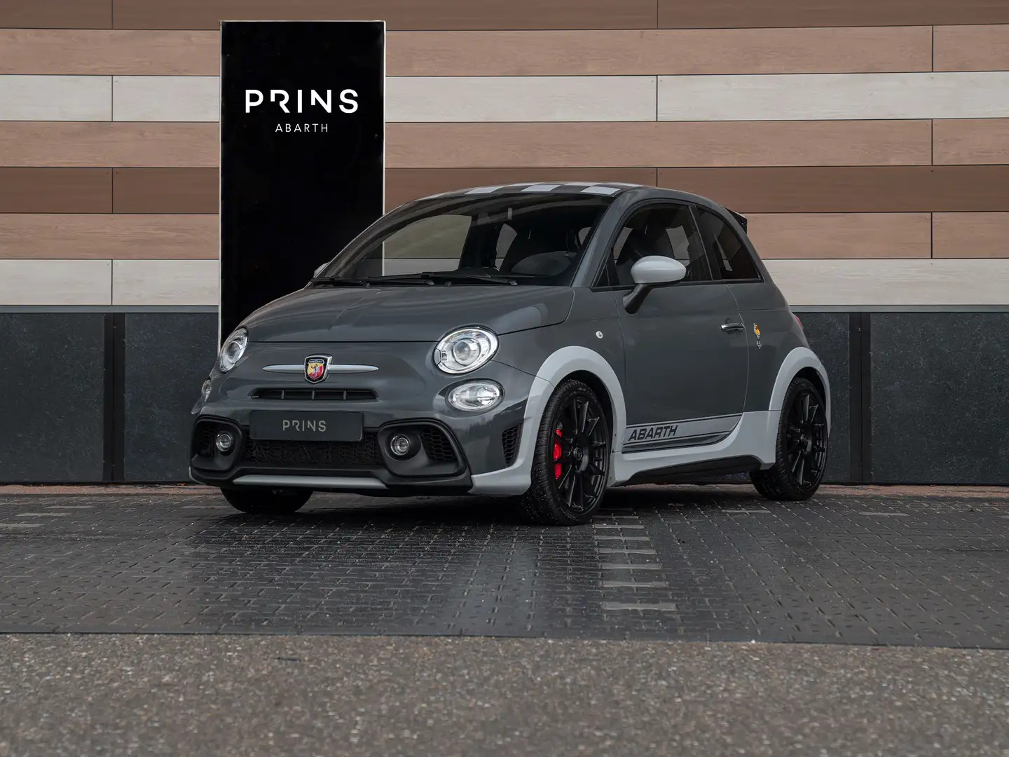 Abarth 695 70th Anniversary 180pk | one of 1949 | Monza | Car Gris - 1
