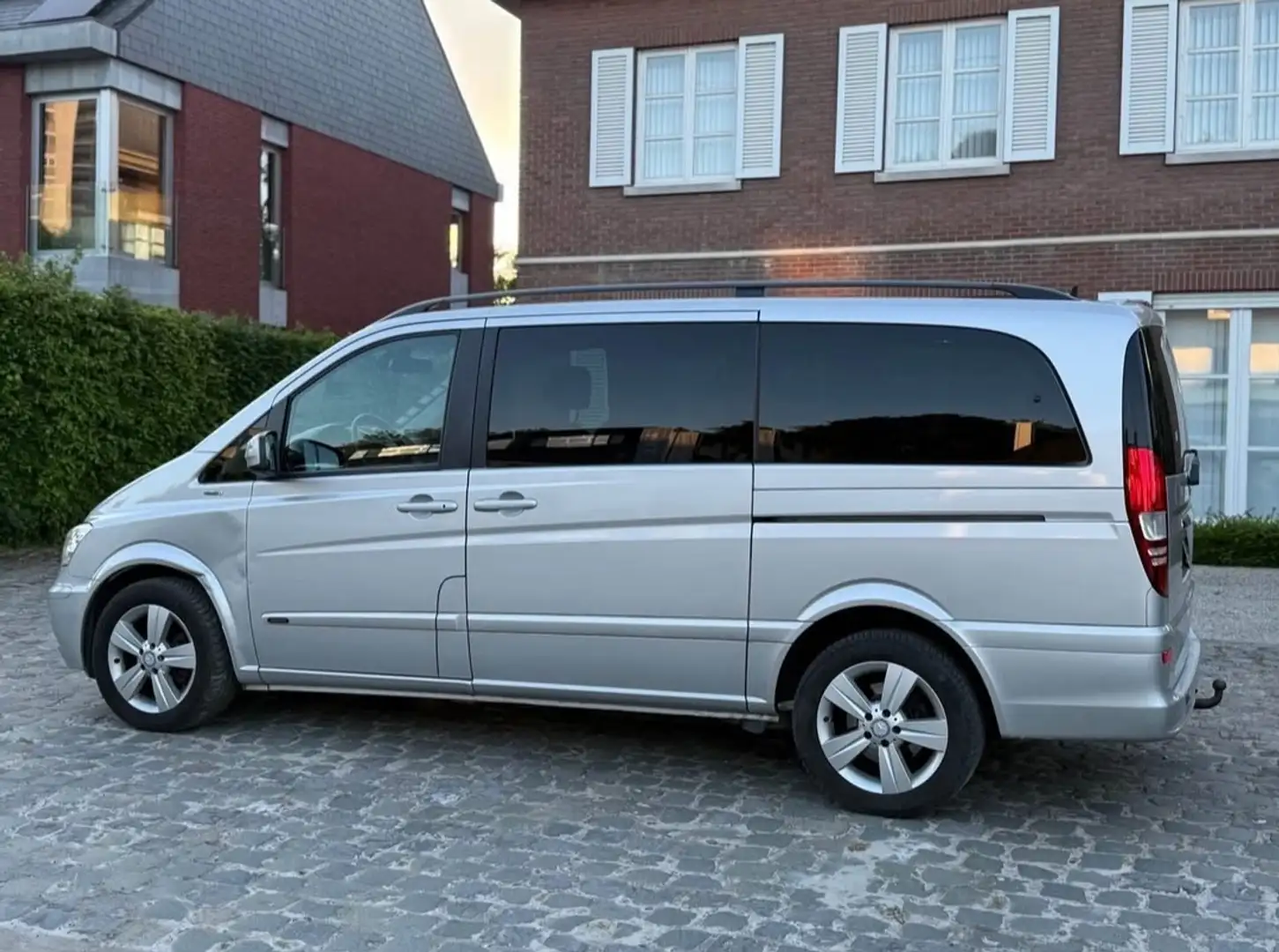 Mercedes-Benz Viano 2.2 CDI PDF lang Automaat Ambiente Edition gekeurd Zilver - 2