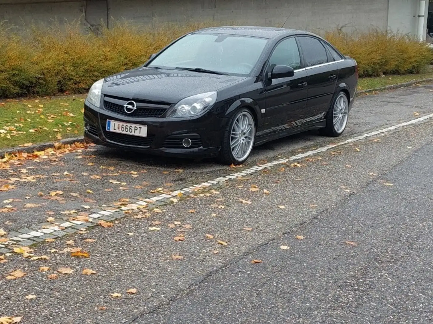 Opel Vectra 1,9 CDTI DPF Noir - 1