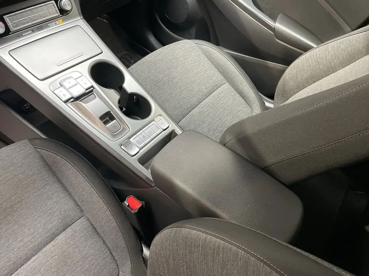 Hyundai KONA снимка Hyundai KONA