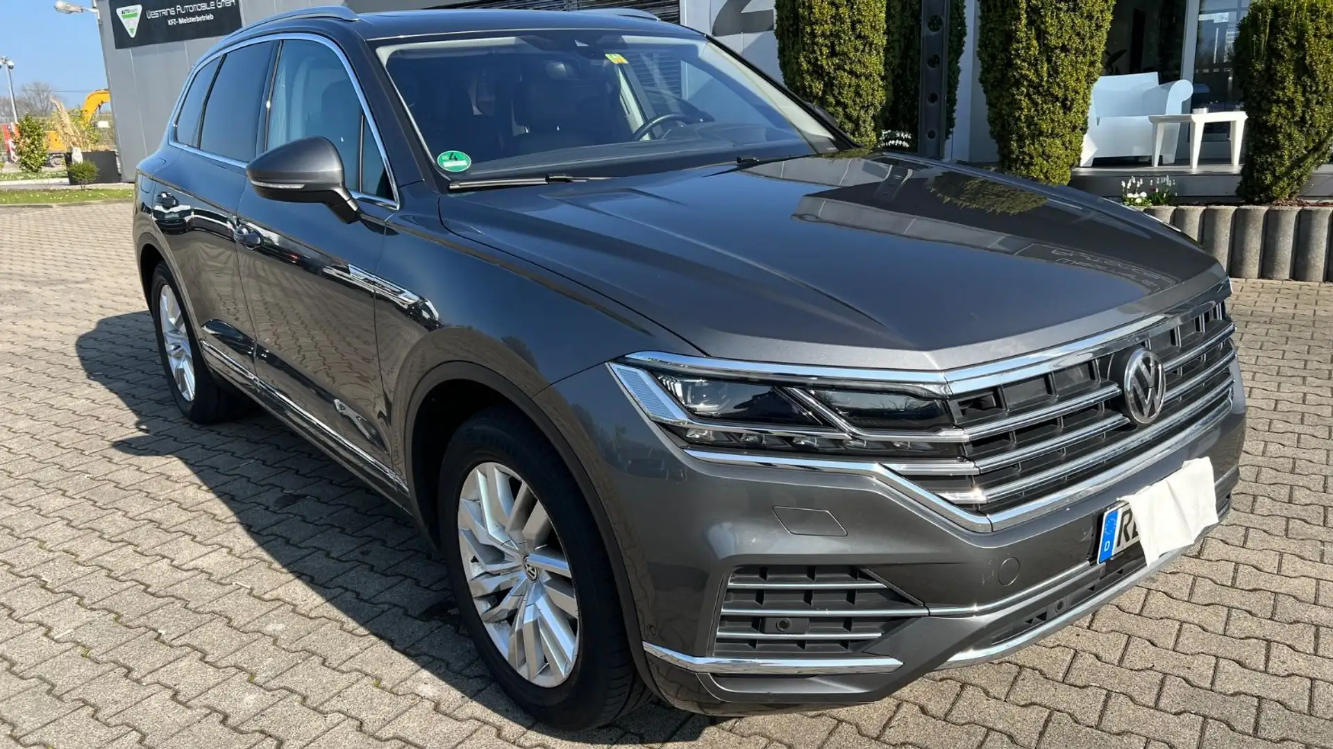 Volkswagen Touareg 3.0 V6 TDI  Elegance 4Motion Scheckheft Grau - 2