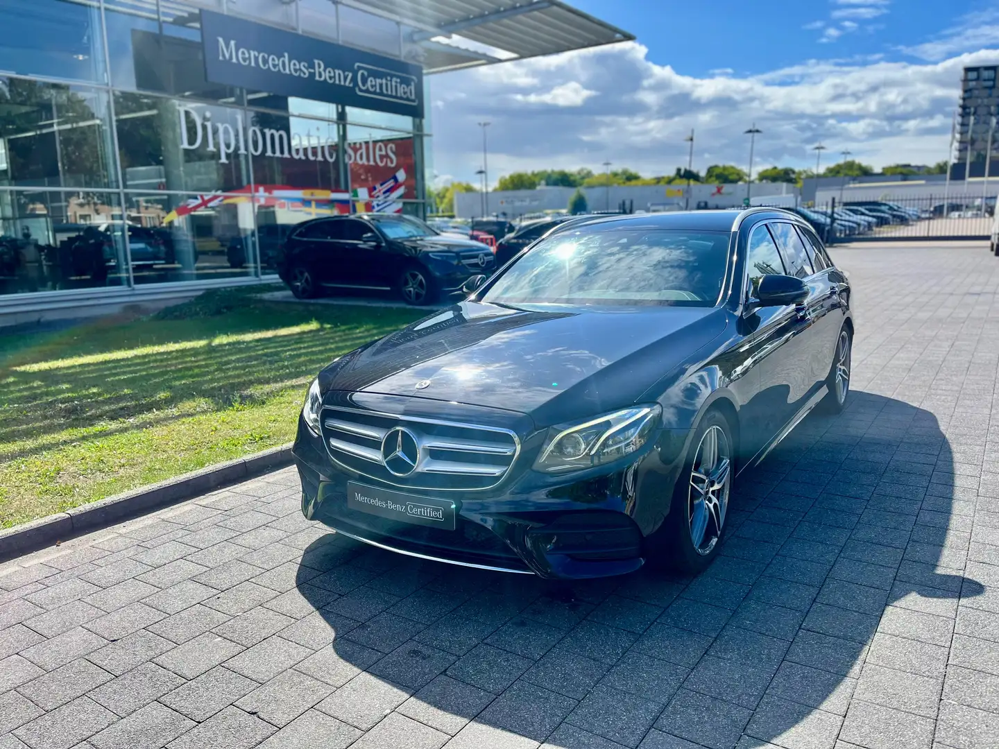 Mercedes-Benz E 200 E 200 d Business Solution AMG Noir - 1