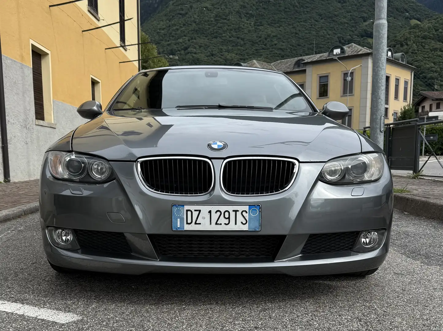 BMW 320 320d Coupe 2.0 disel 2009 cambio automatico Grigio - 1
