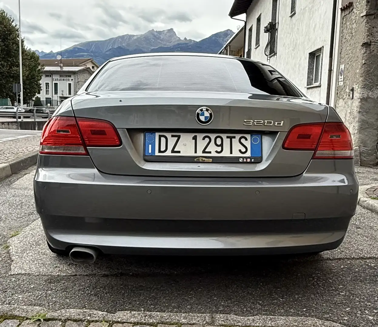 BMW 320 320d Coupe 2.0 disel 2009 cambio automatico Grigio - 2