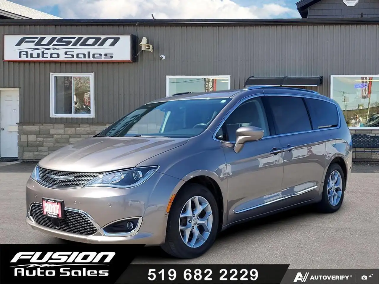 Chrysler Pacifica снимка Chrysler Pacifica