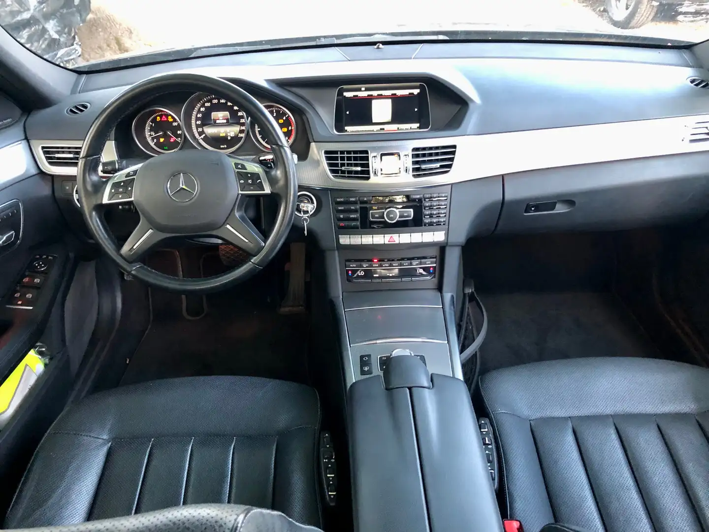 Mercedes-Benz E 350 BlueTEC Euro 6 "Vollaussattung" Navi Panorama LED Schwarz - 2