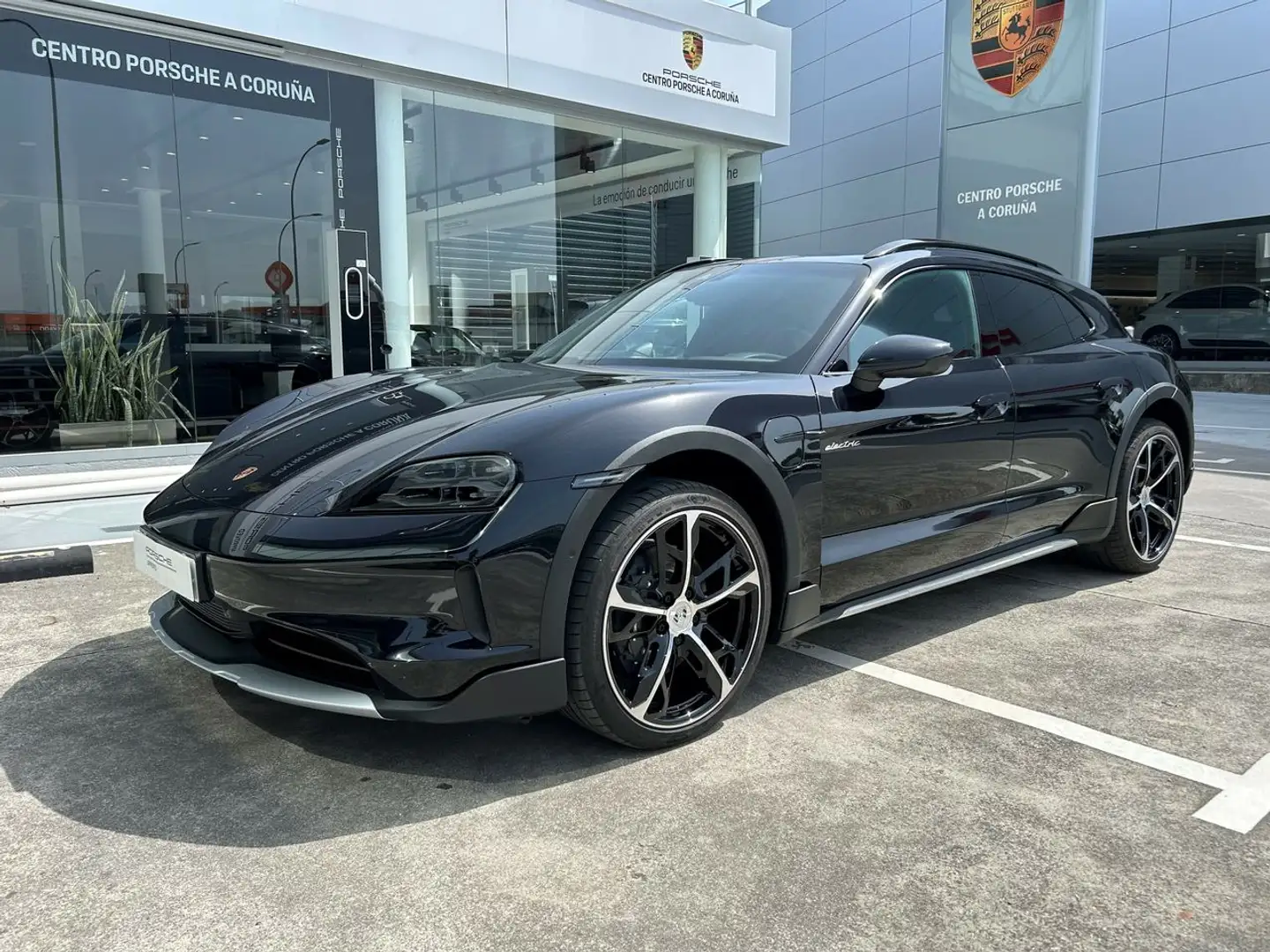 Porsche Taycan 4 CROSS TURISMO Negro - 1