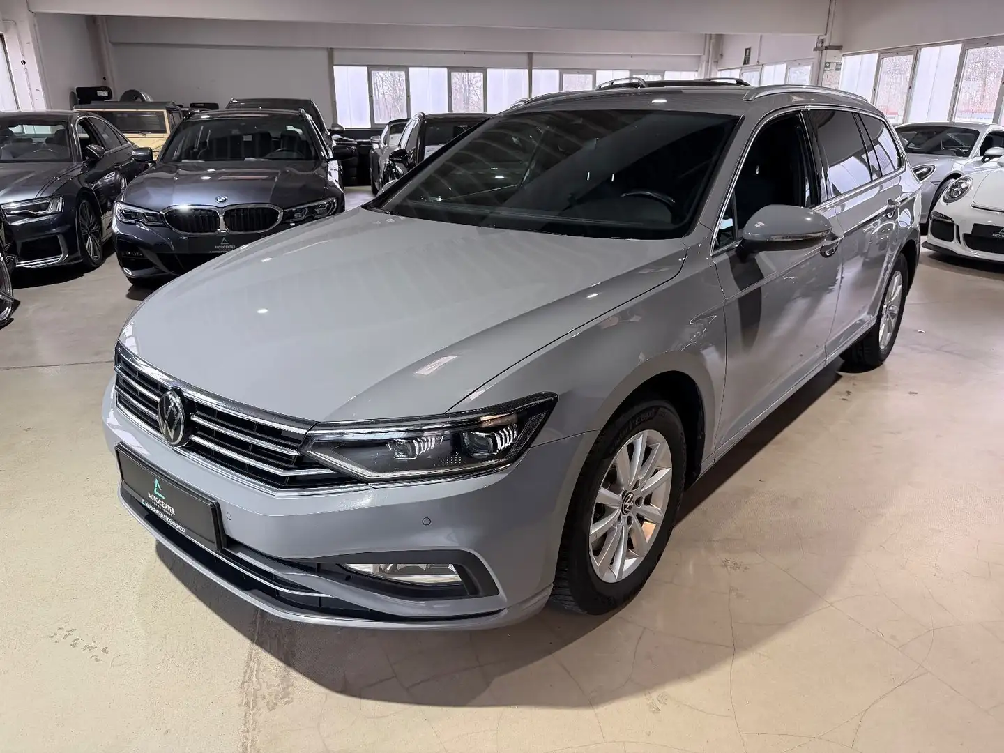 Volkswagen Passat Variant Business*Matrix*Ahk*Acc*Kamera* Gris - 2