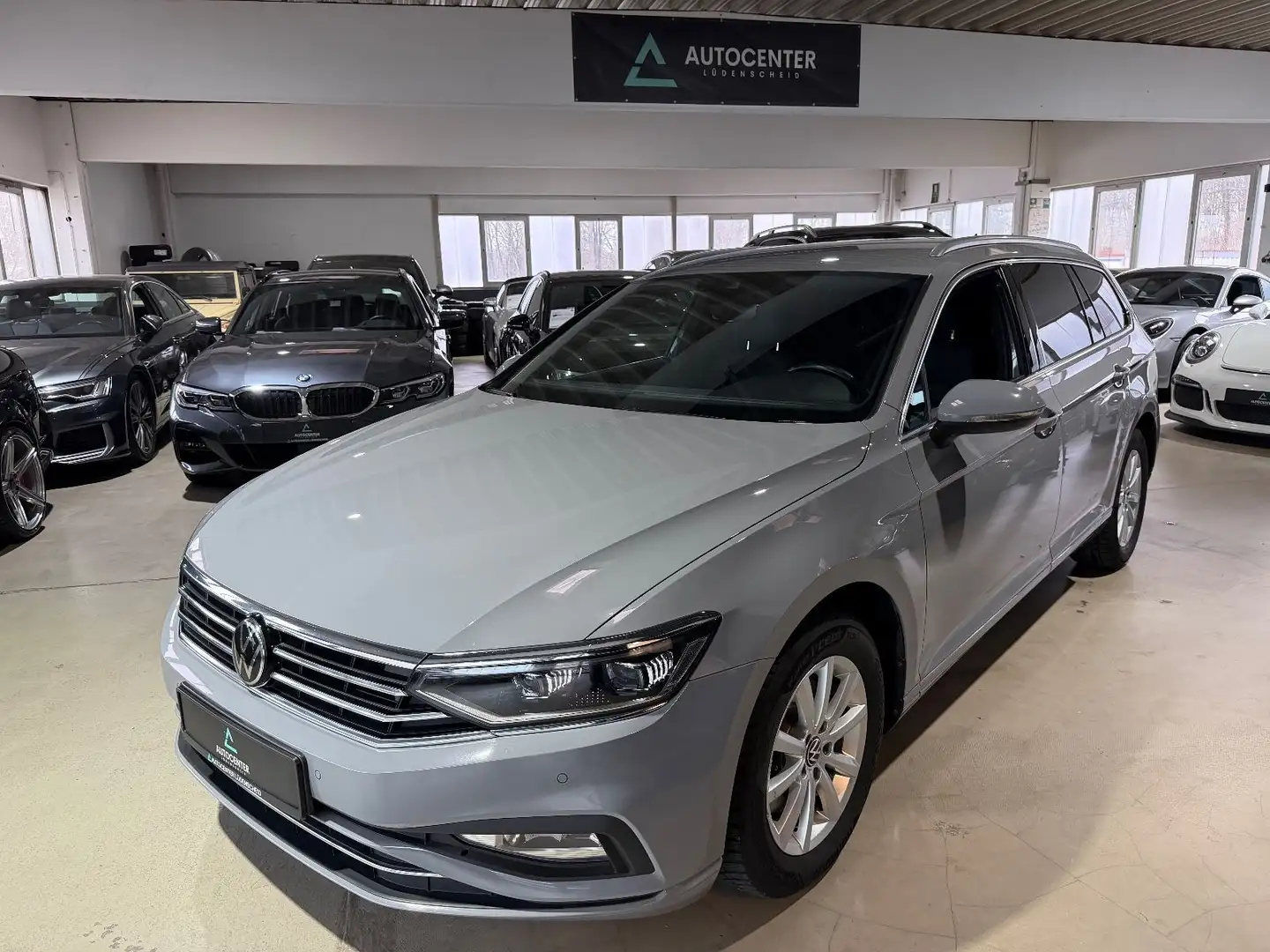 Volkswagen Passat Variant Business*Matrix*Ahk*Acc*Kamera* Gris - 1