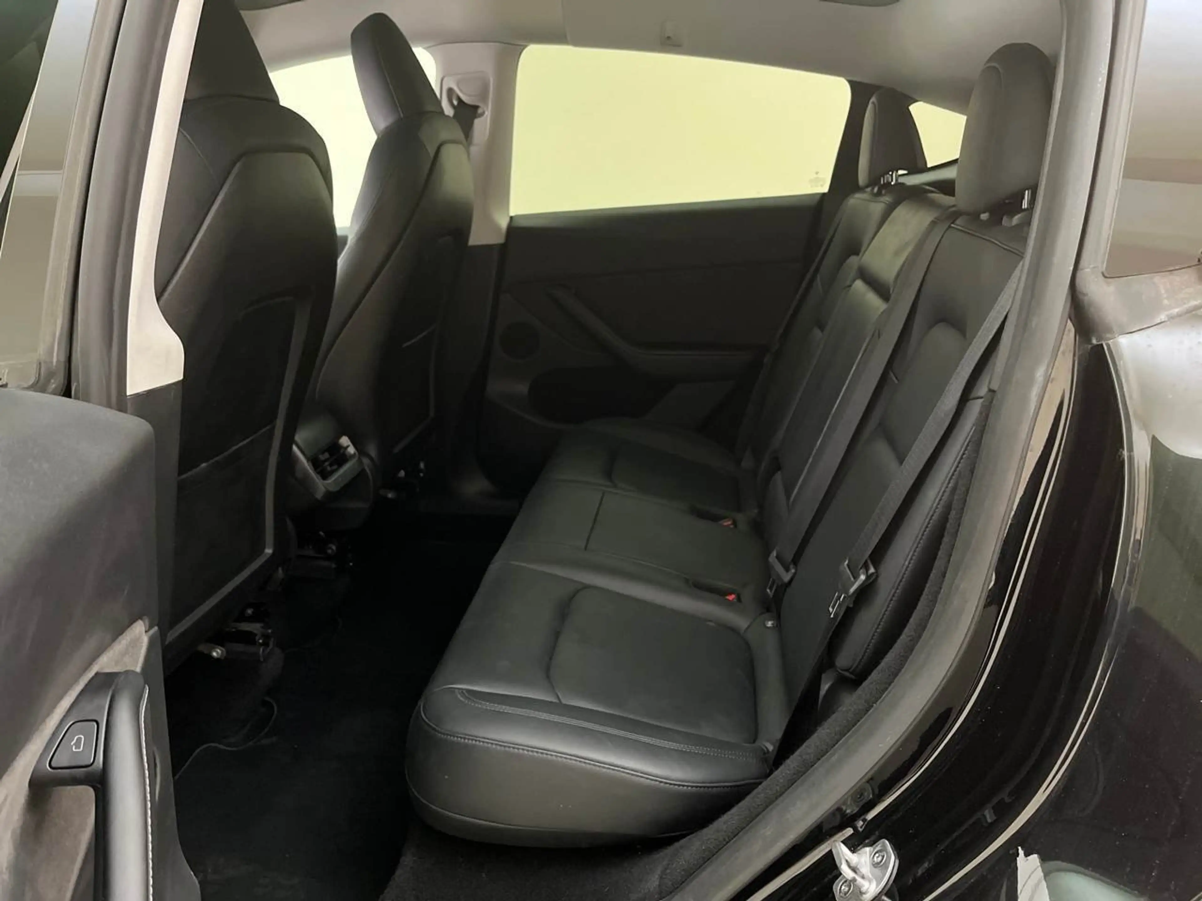 Tesla Model Y Dual Maximale Reichweite Dual AWD Pano — photo 11