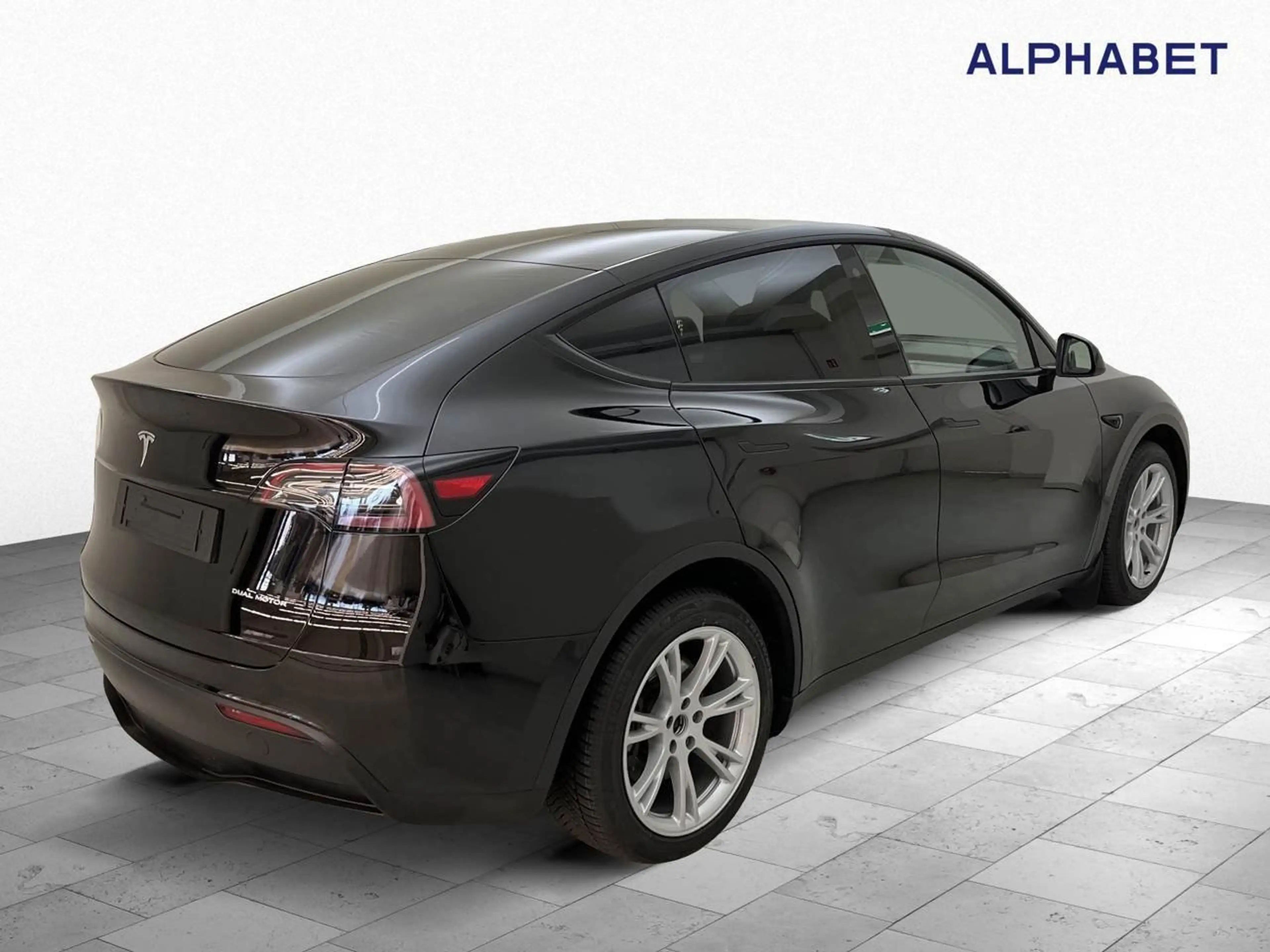 Tesla Model Y Dual Maximale Reichweite Dual AWD Pano — photo 5