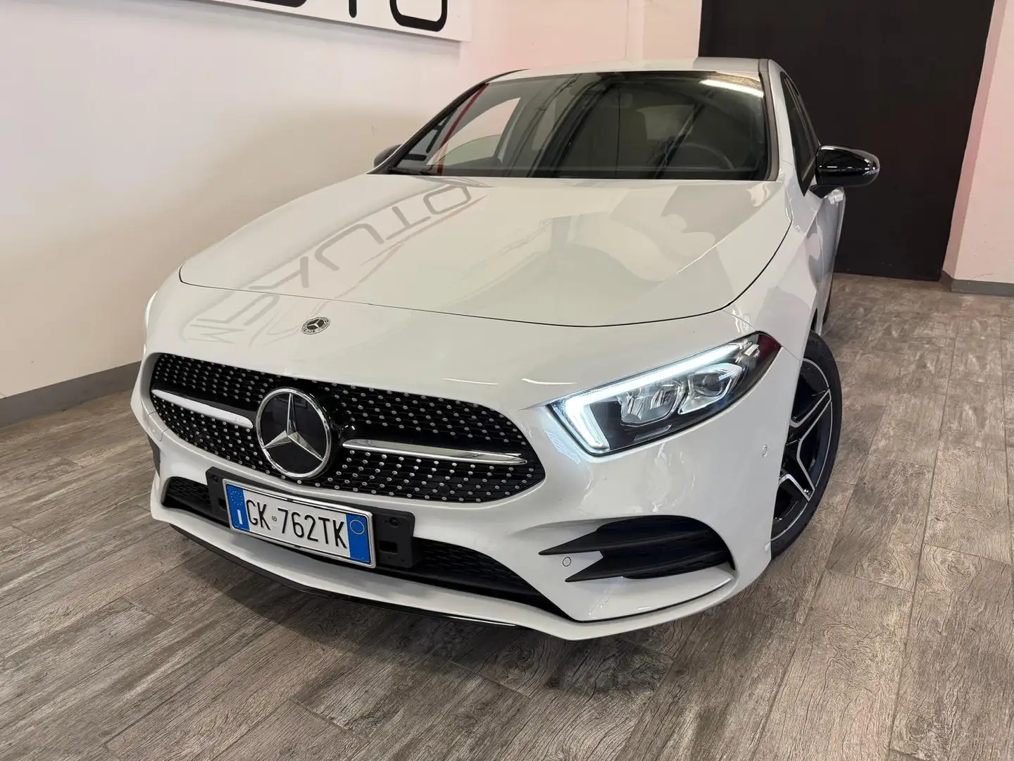 Mercedes-Benz A 180 Classe A - W177 2018 Premium Night edition auto Bianco - 1