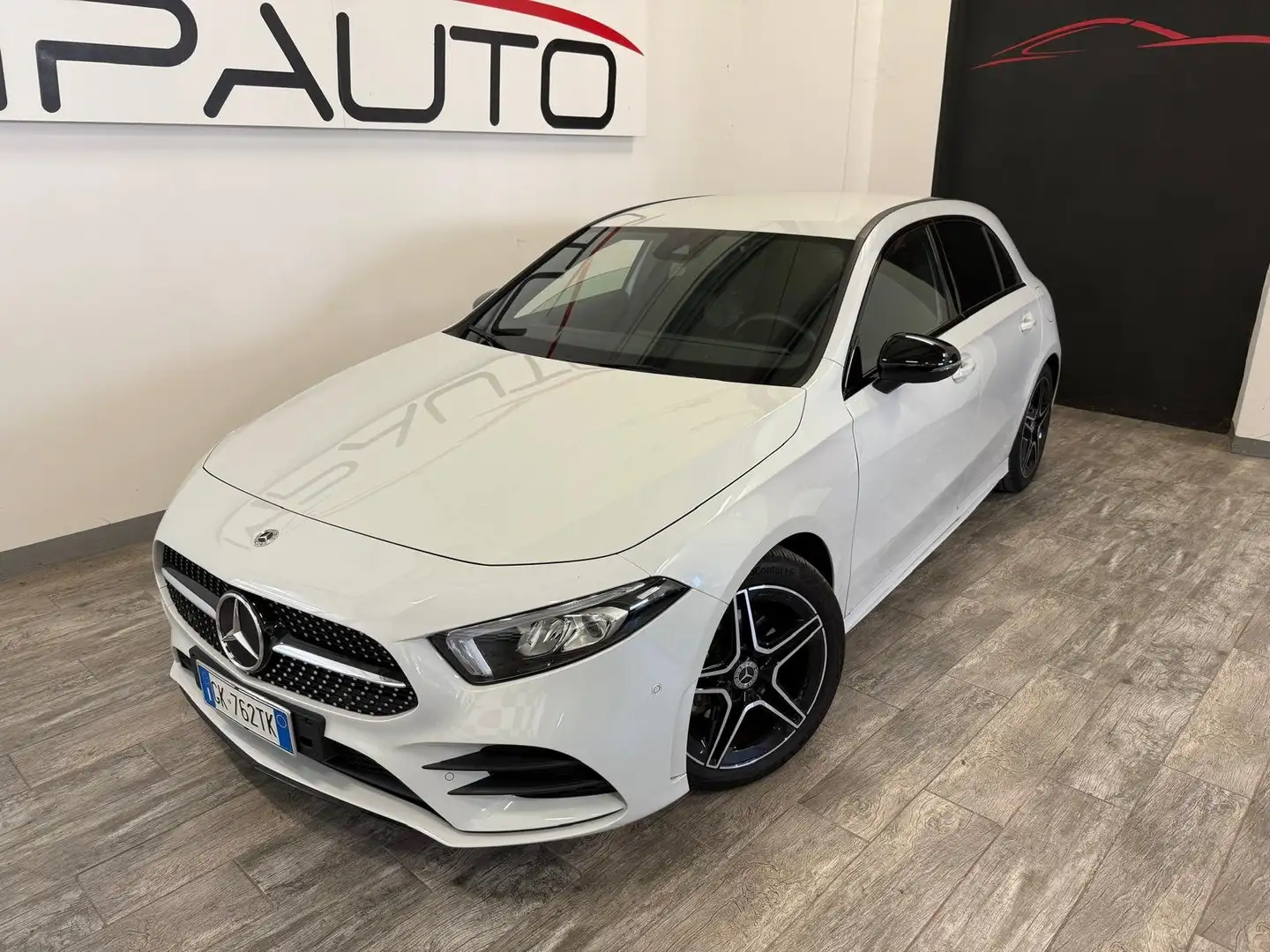 Mercedes-Benz A 180 Classe A - W177 2018 Premium Night edition auto Bianco - 2