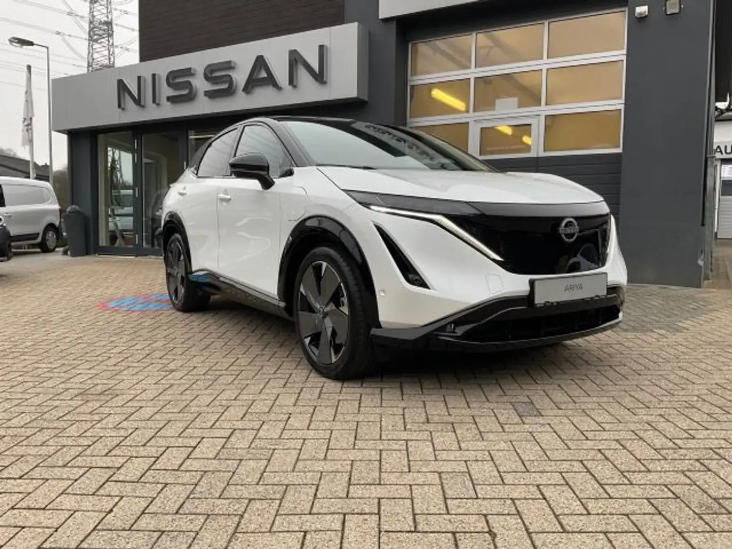 Nissan Ariya 87 kW/h e-4orce Evolve+ Pack 20" Navi AVM Weiß - 2