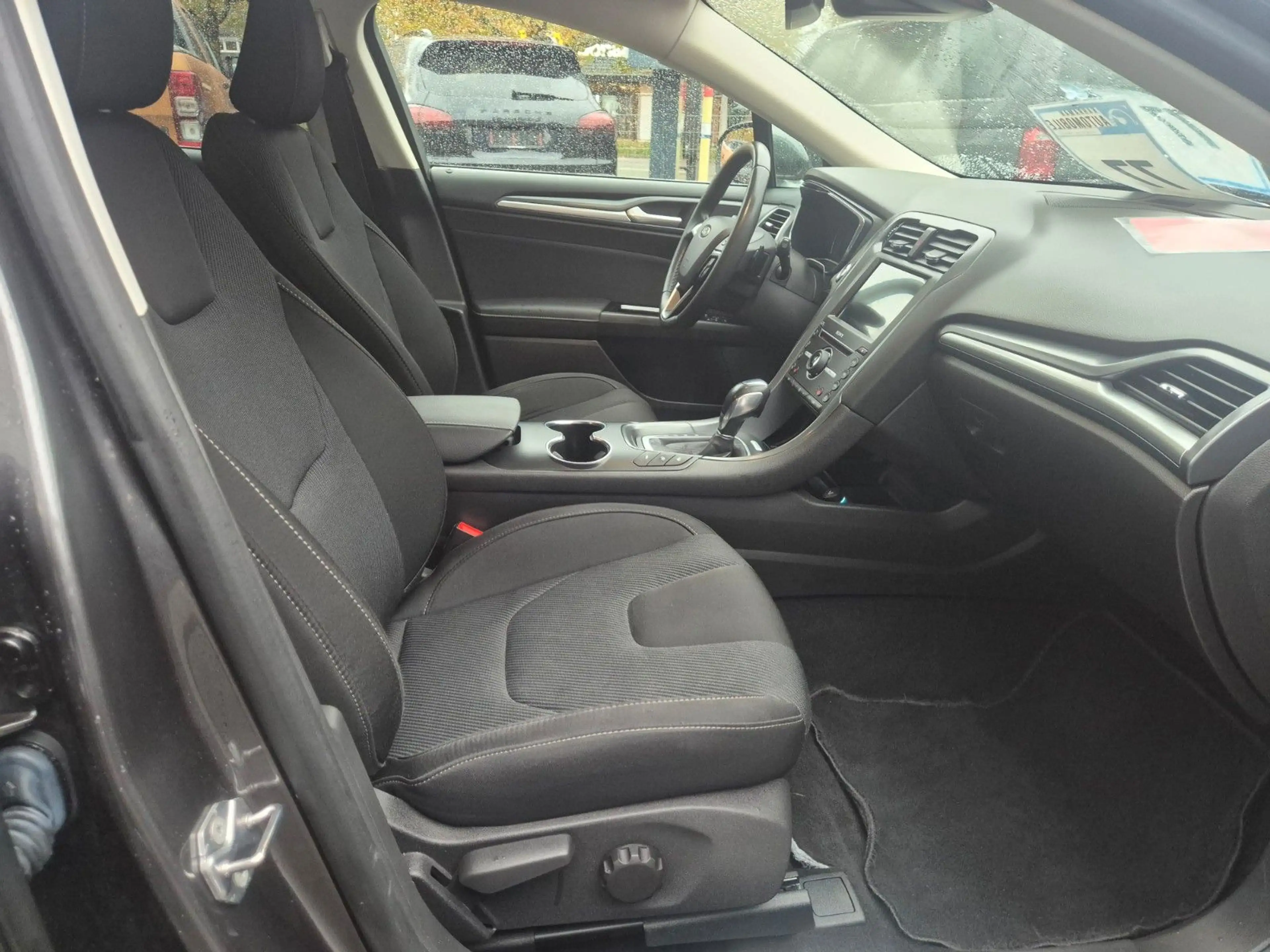 Ford Mondeo Turnier Titanium — photo 12