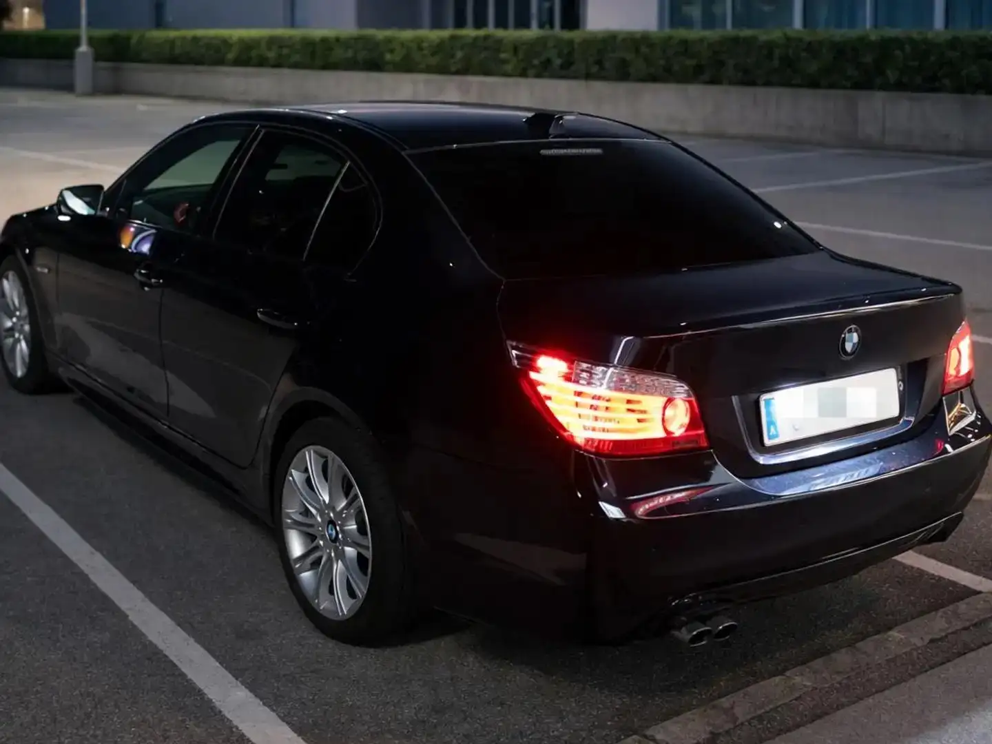 BMW 525 (3.0 L) Xdrive M-Paket Schwarz - 2