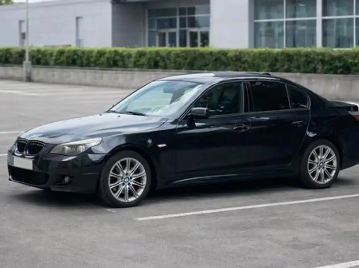 BMW 525 Xdrive M-Paket Schwarz - 1