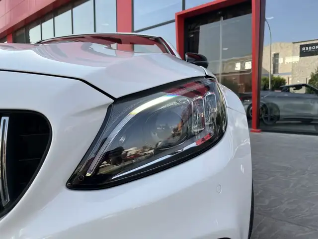 Mercedes-Benz C-Class view 12