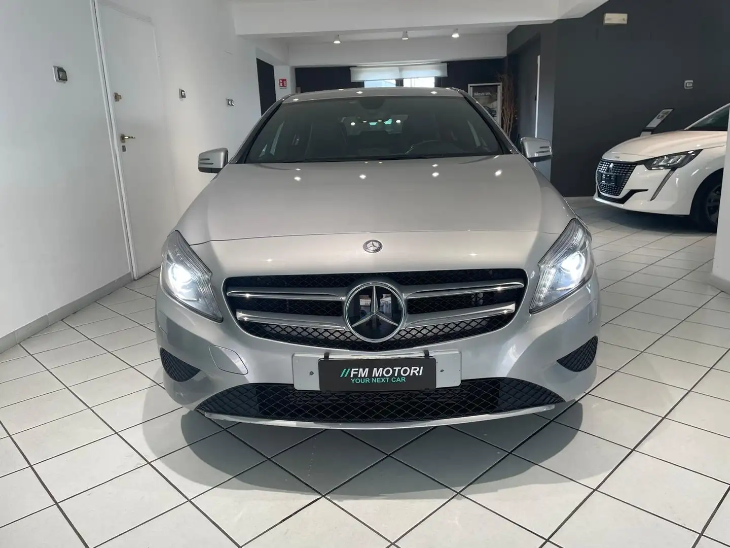 Mercedes-Benz A 200 Classe A - W176 cdi Premium auto Grau - 2