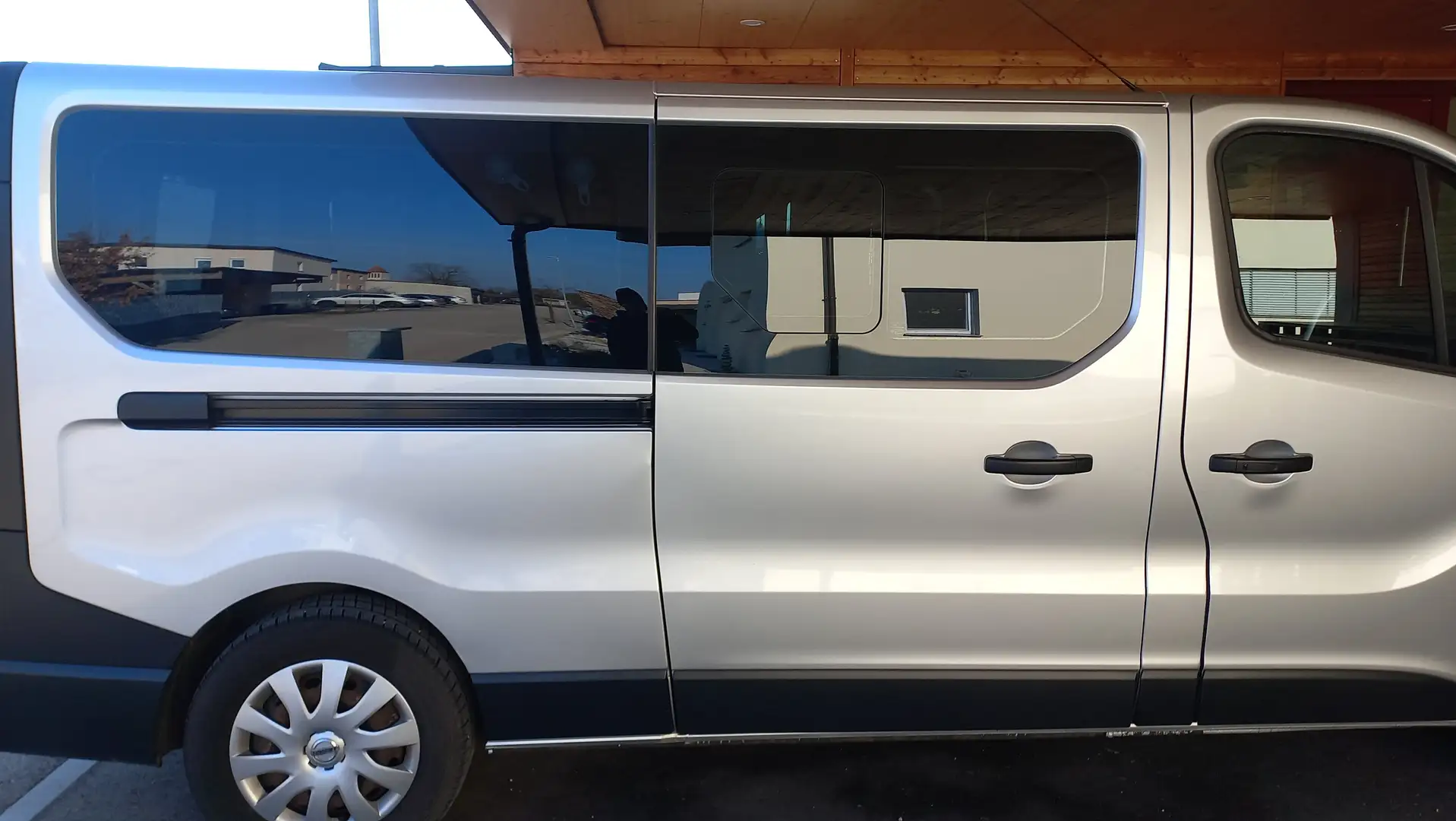 Nissan NV300 L2H1 Kombi 2,9t dCi125 Comfort 9 Sitze Gris - 1