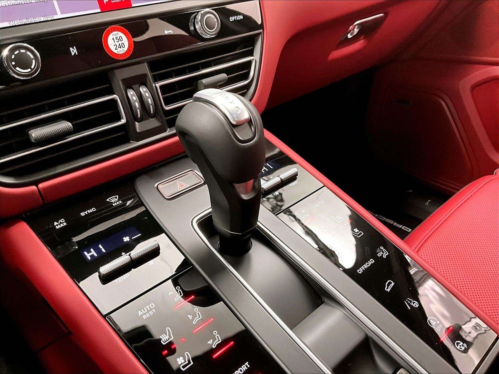 2026 Porsche Macan AWD thumb 22