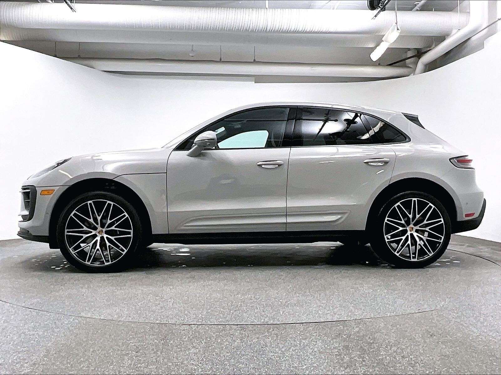 2026 Porsche Macan AWD thumb 8