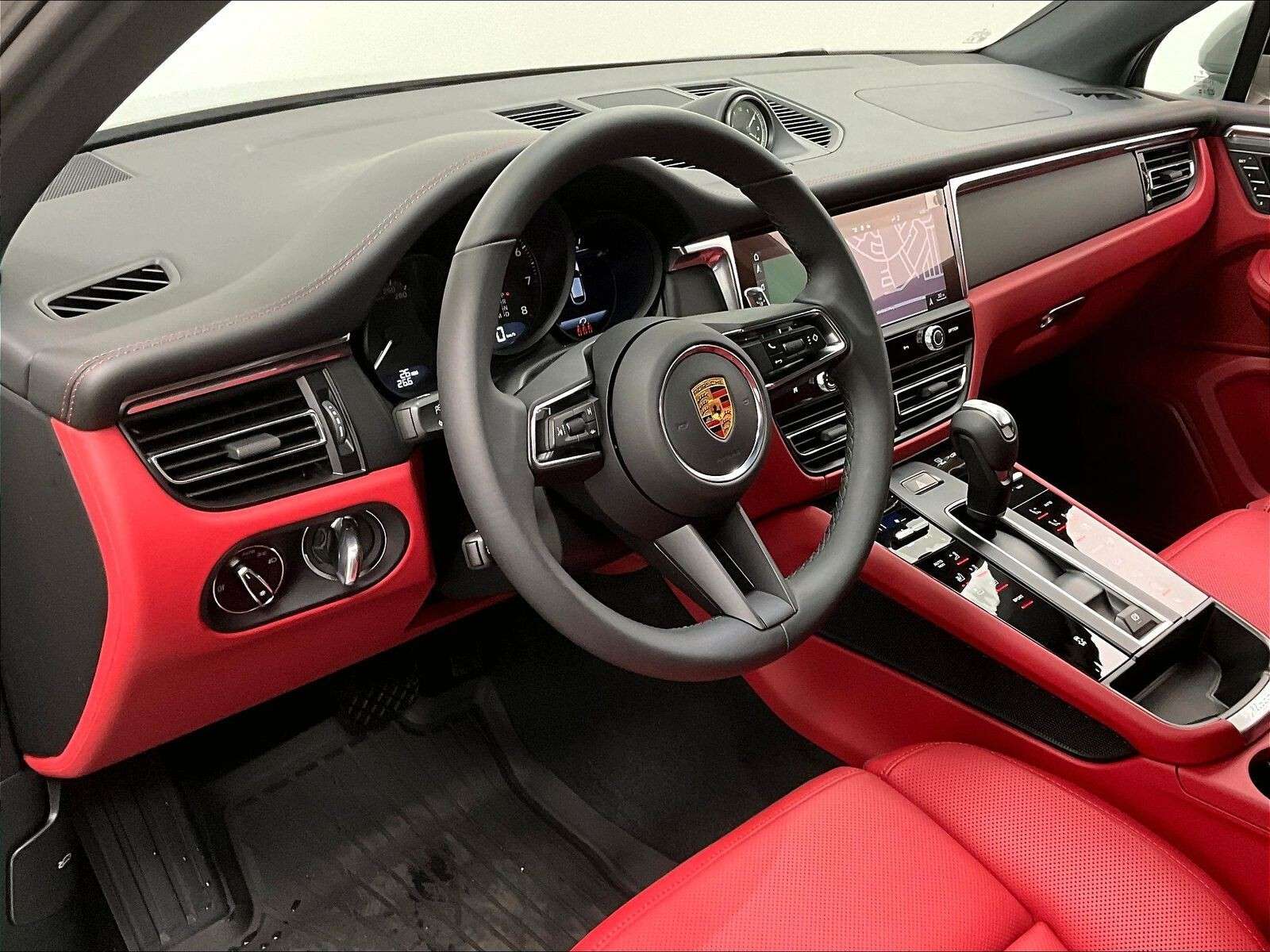 2026 Porsche Macan AWD thumb 9