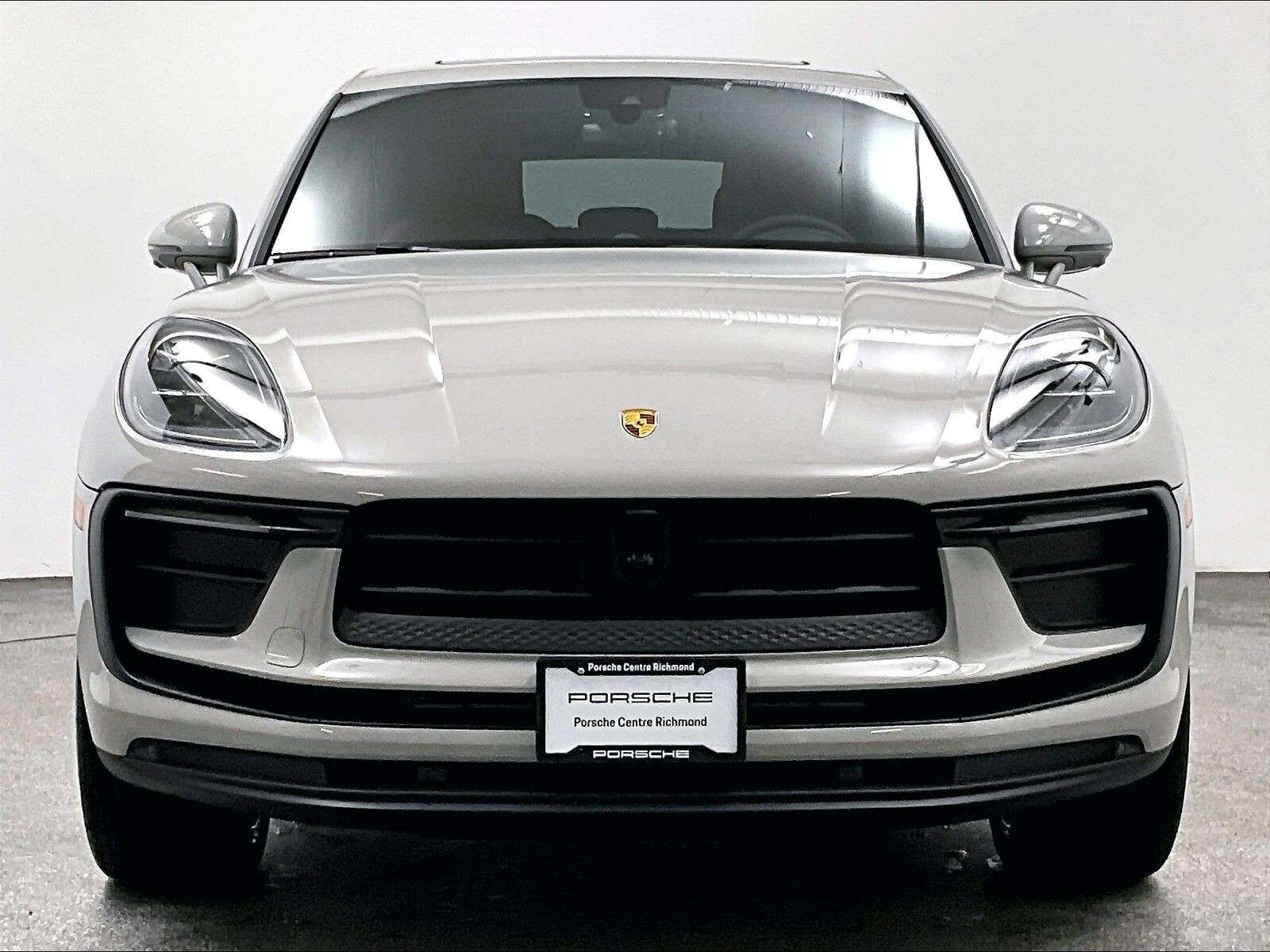 2026 Porsche Macan AWD alt 2