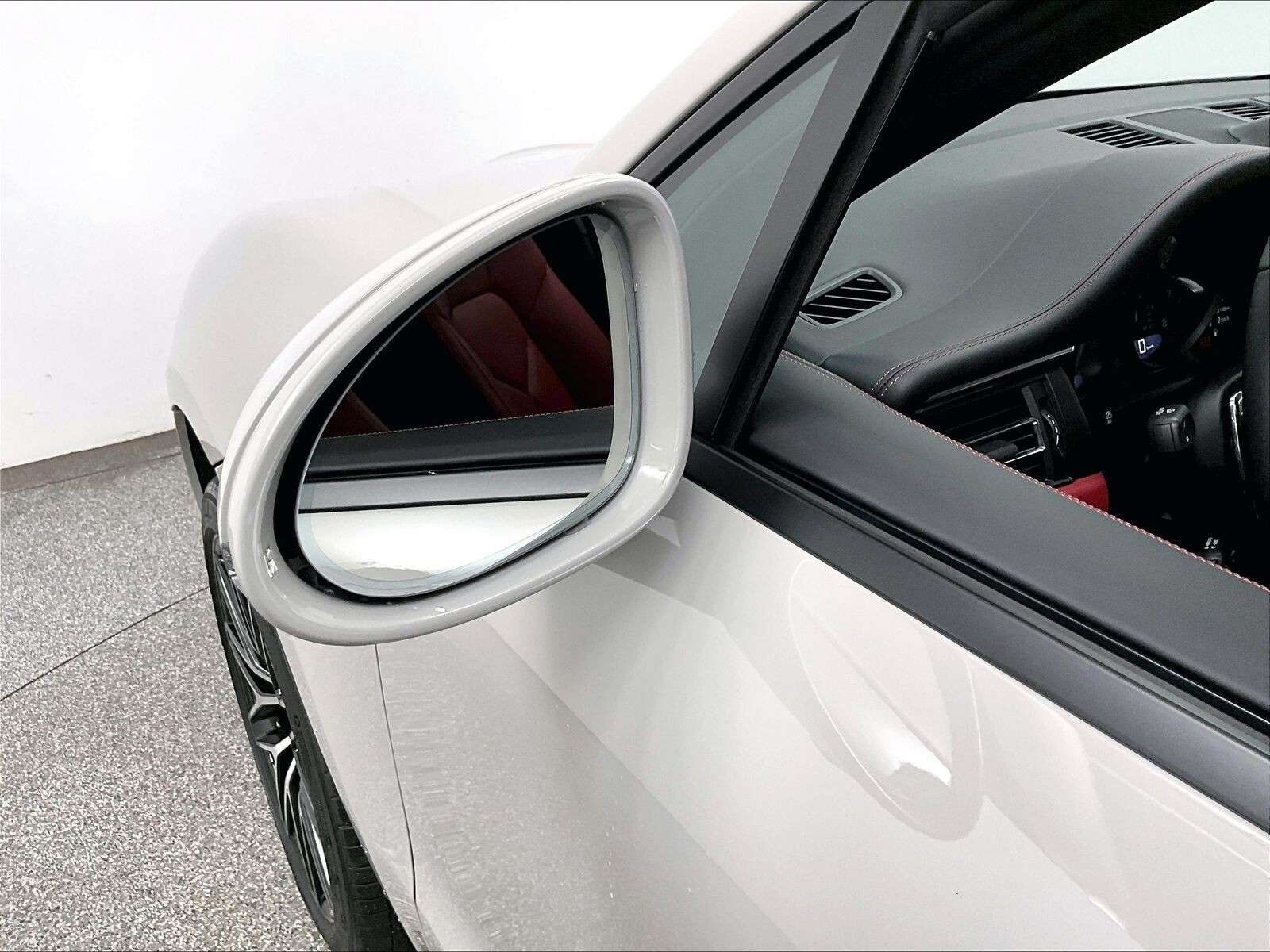 2026 Porsche Macan AWD thumb 34