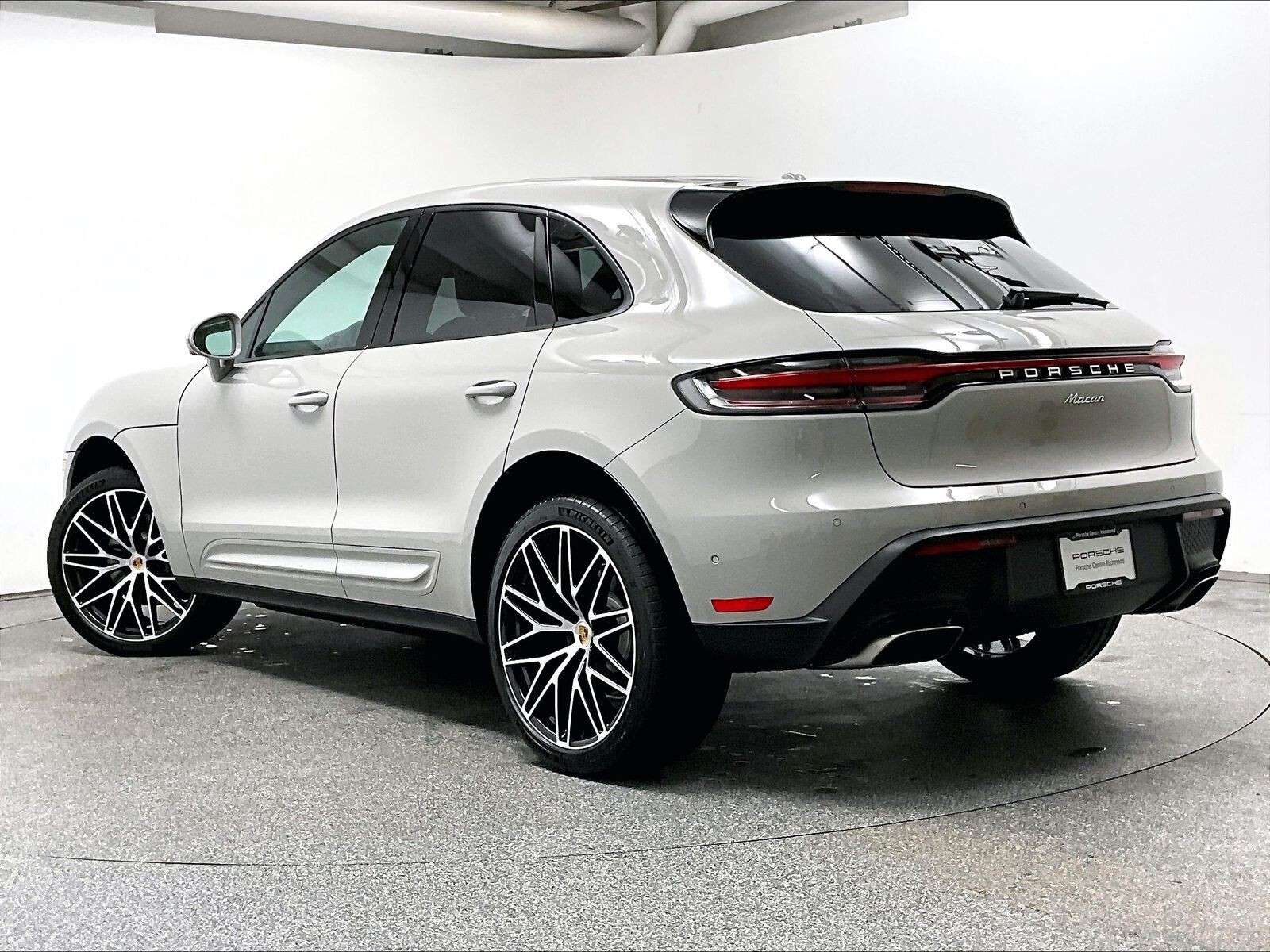 2026 Porsche Macan AWD thumb 7