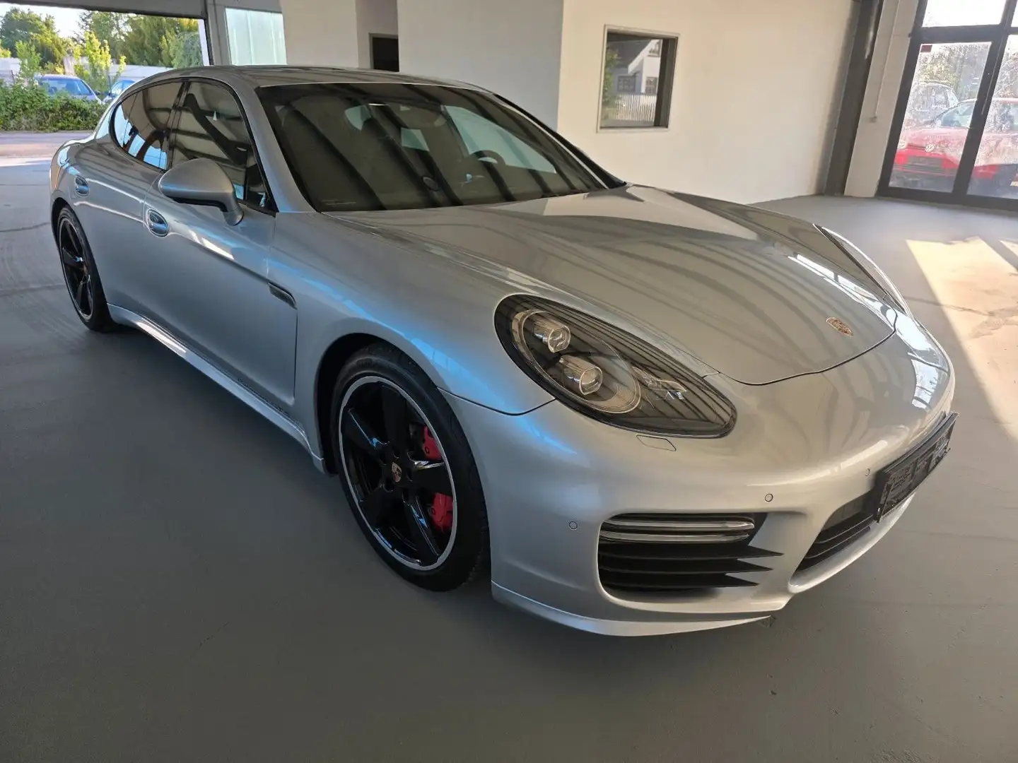 Porsche Panamera GTS Grau - 1