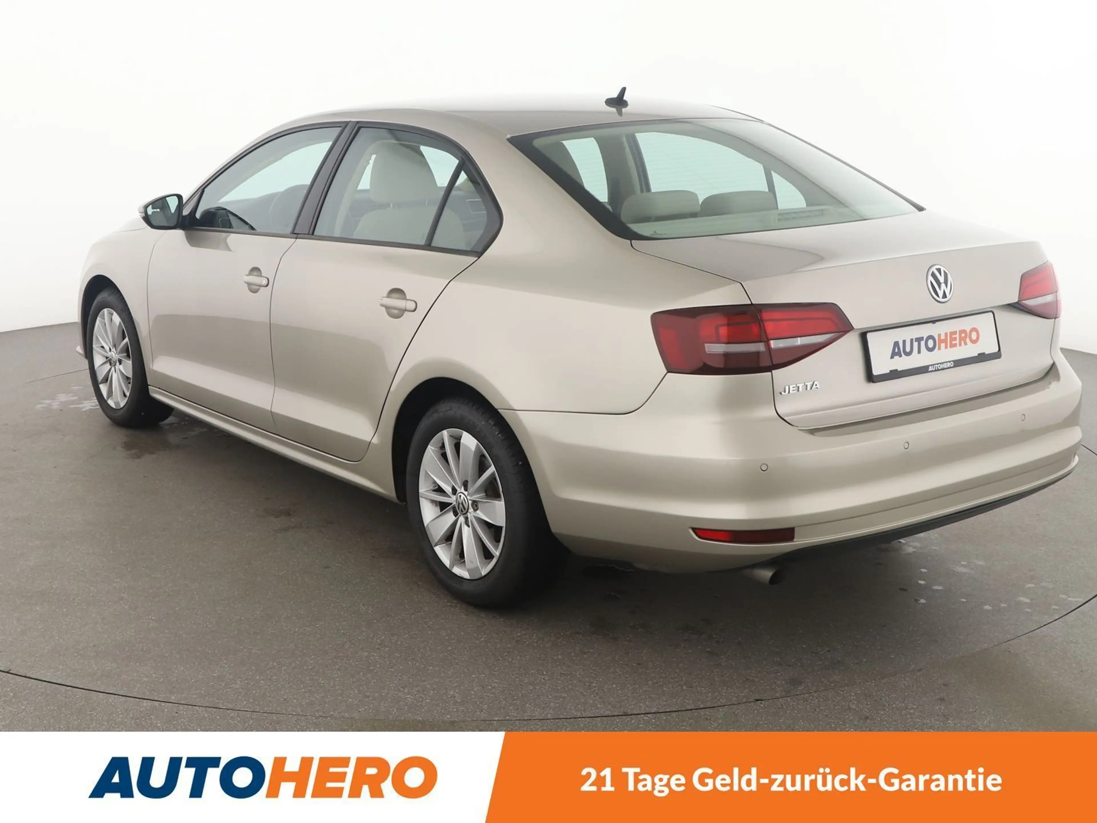 Volkswagen Jetta 1.2 TSI Basis BlueMotion*TEMPO*PDC*SHZ* — photo 4