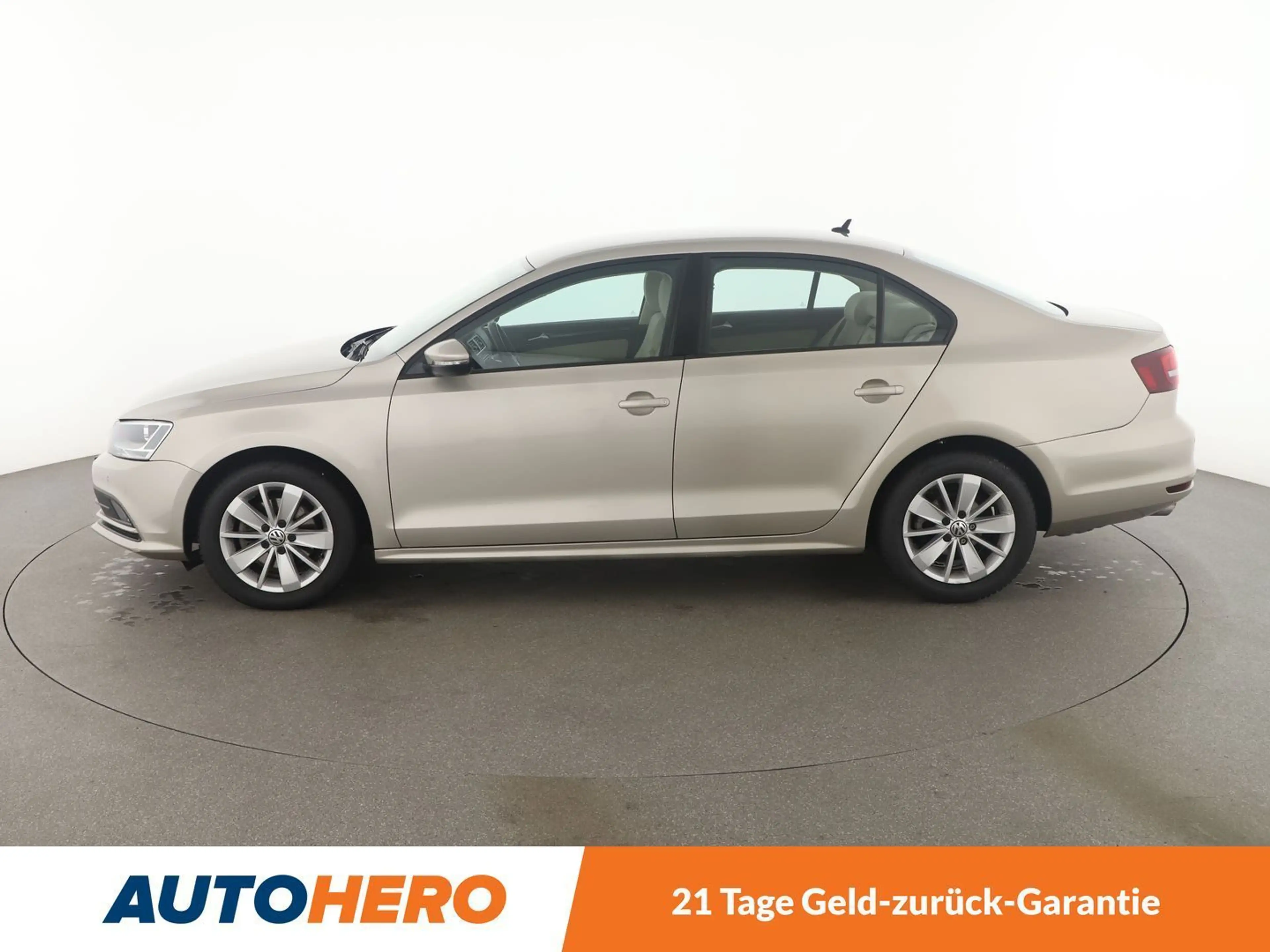 Volkswagen Jetta 1.2 TSI Basis BlueMotion*TEMPO*PDC*SHZ* — photo 3