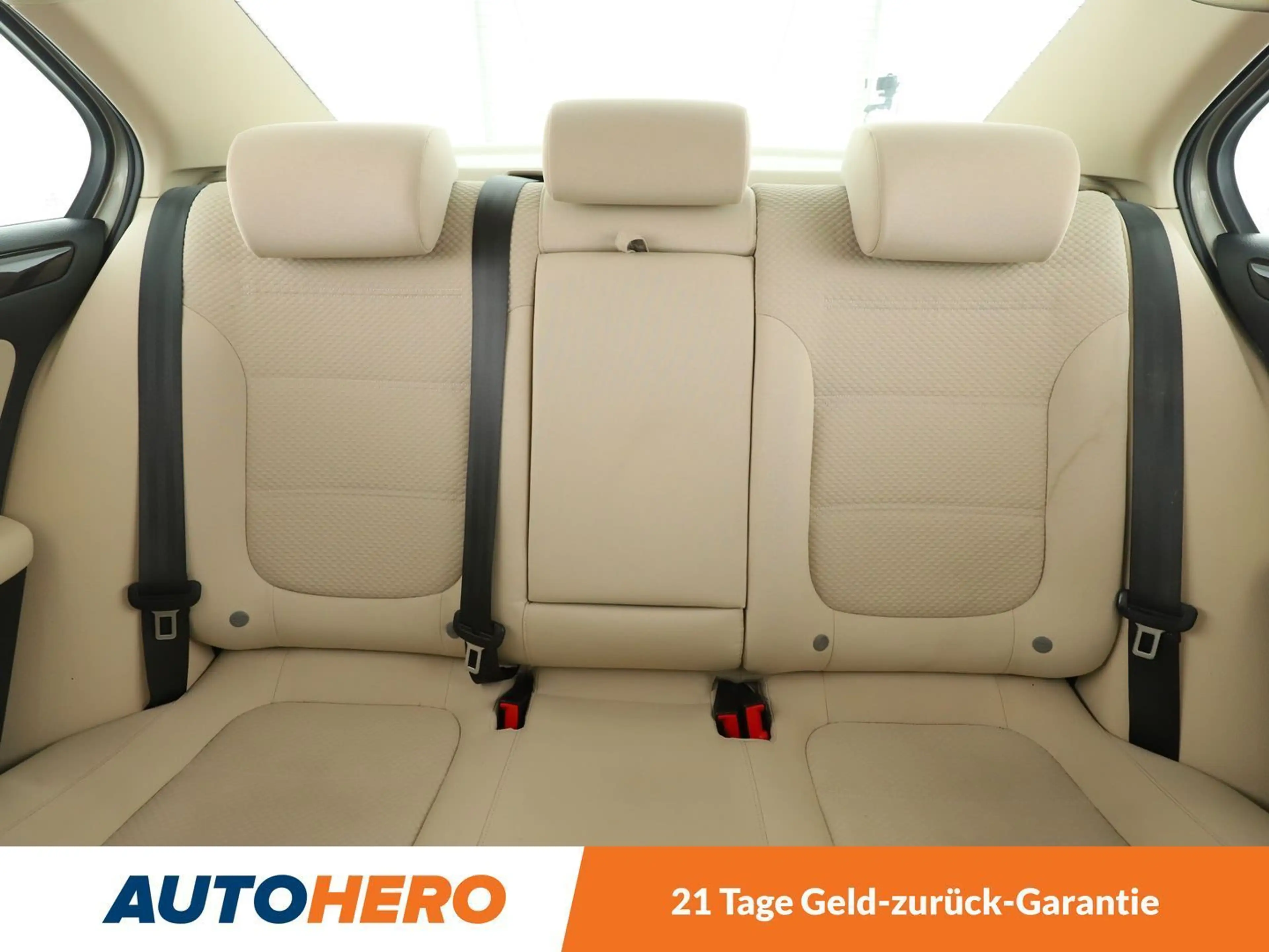 Volkswagen Jetta 1.2 TSI Basis BlueMotion*TEMPO*PDC*SHZ* — photo 15