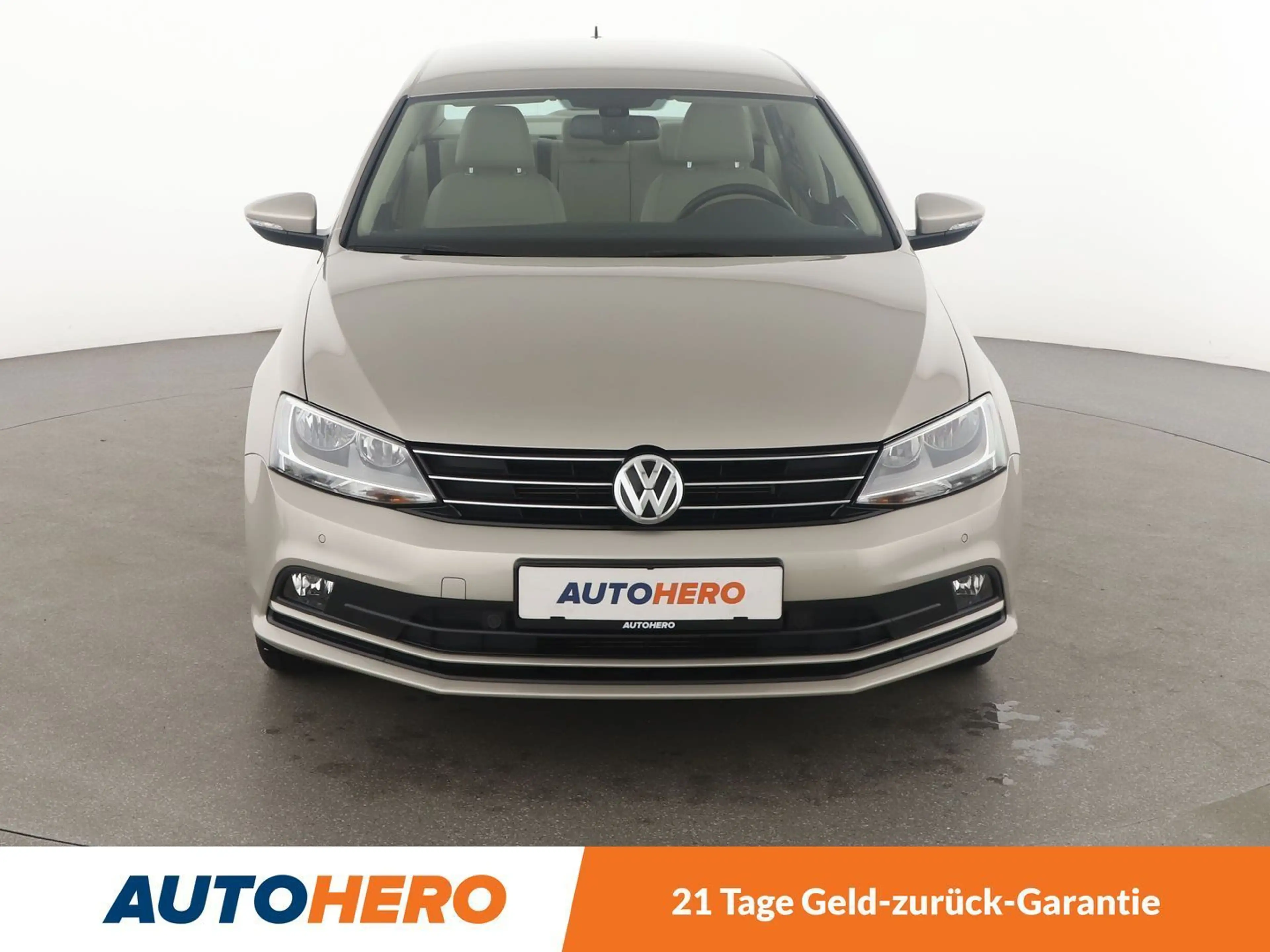 Volkswagen Jetta 1.2 TSI Basis BlueMotion*TEMPO*PDC*SHZ* — photo 9