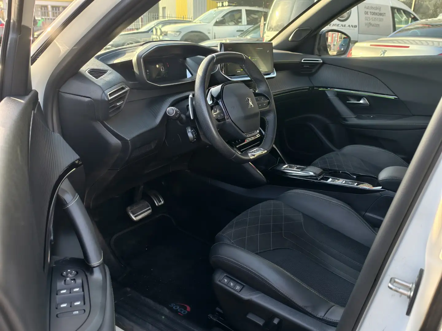 Peugeot 2008 1.2 PureTech GT-Line / AUTOMAAT / LAGE KM / 132 pk Weiß - 2