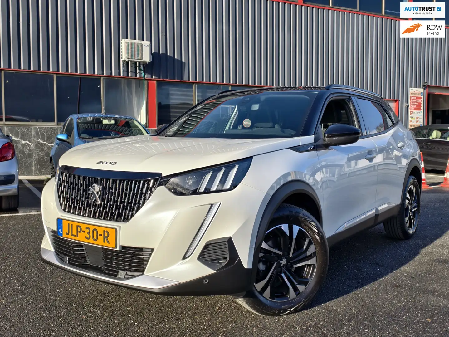 Peugeot 2008 1.2 PureTech GT-Line / AUTOMAAT / LAGE KM / 132 pk Weiß - 1