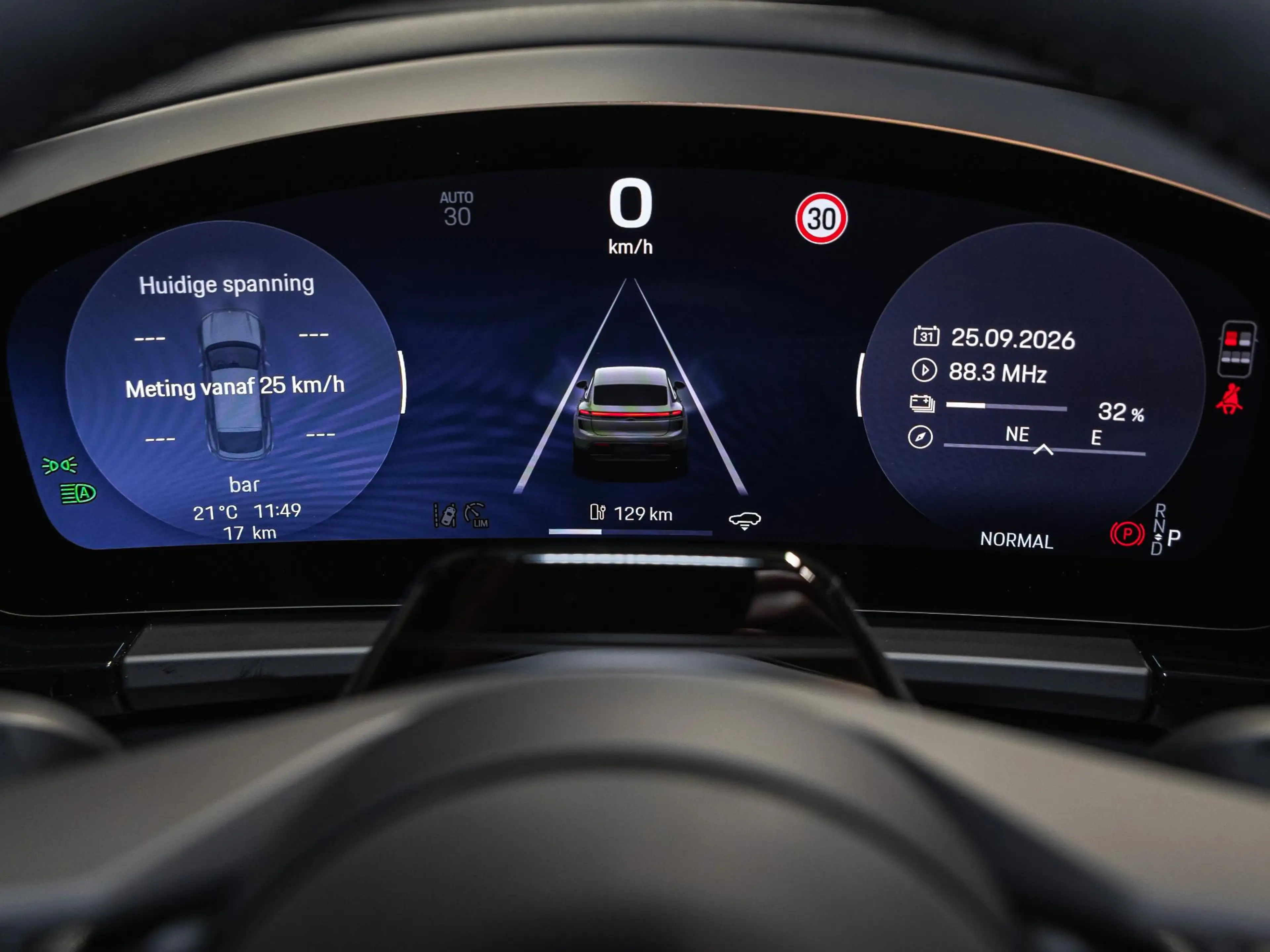 Porsche Macan 4 100 kWh — photo 14