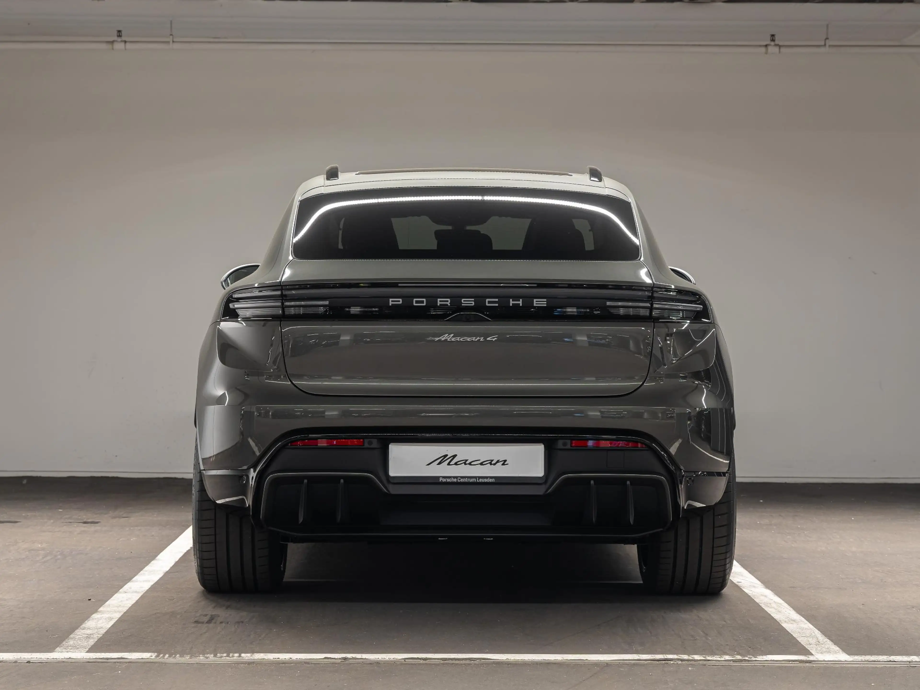 Porsche Macan 4 100 kWh — photo 8