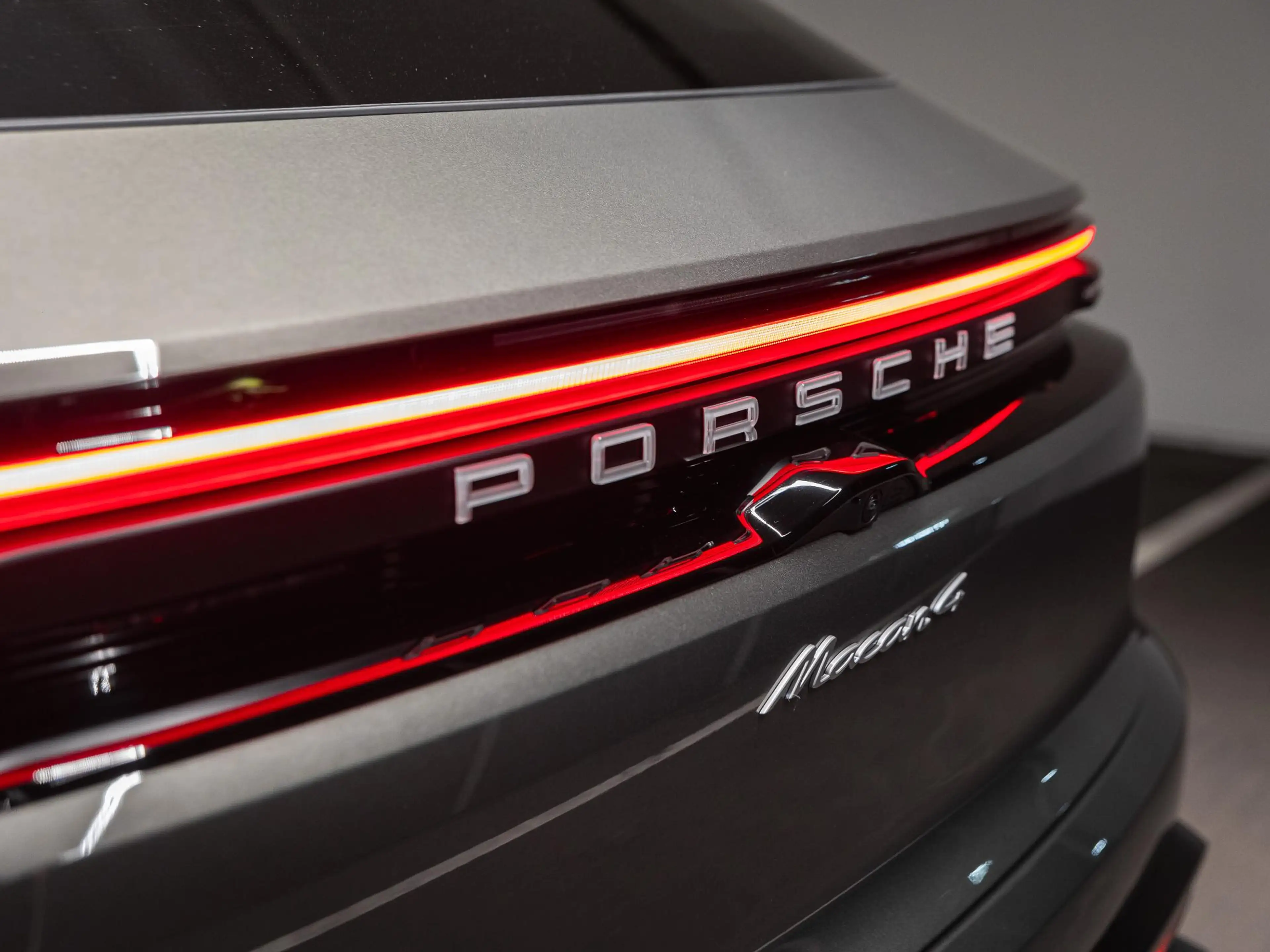 Porsche Macan 4 100 kWh — photo 9