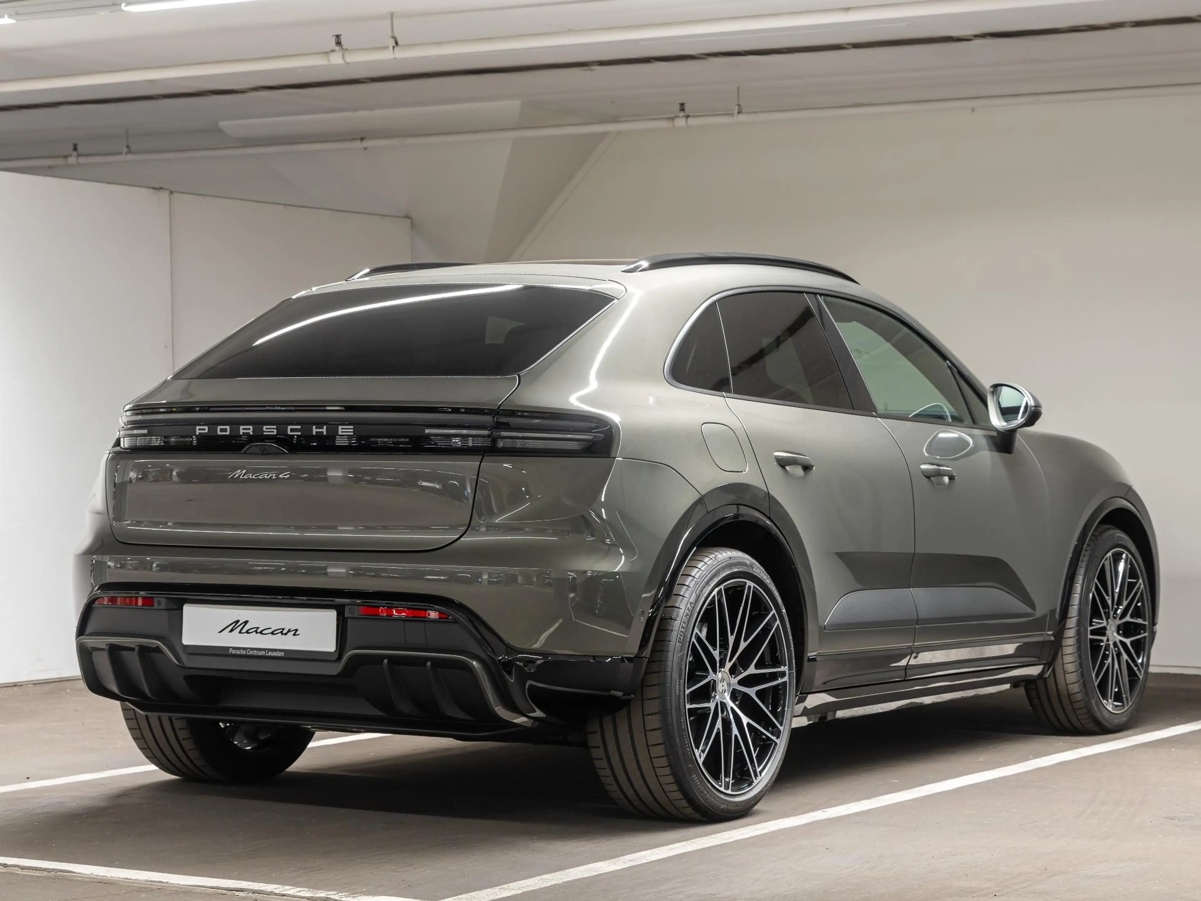 Porsche Macan 4 100 kWh — photo 7