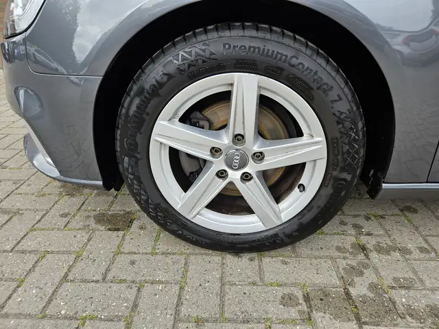 Audi A3 view 4