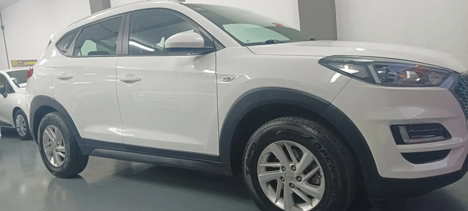 Hyundai TUCSON 1.6 GDI BD Klass 4x2 Blanc - 1