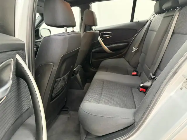 BMW 1 Series view 11