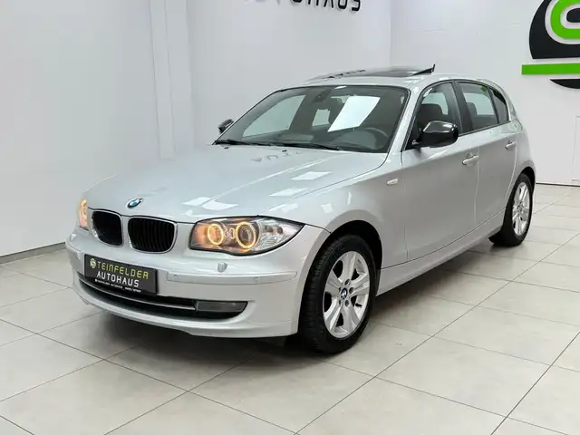 BMW 1 Series view 3