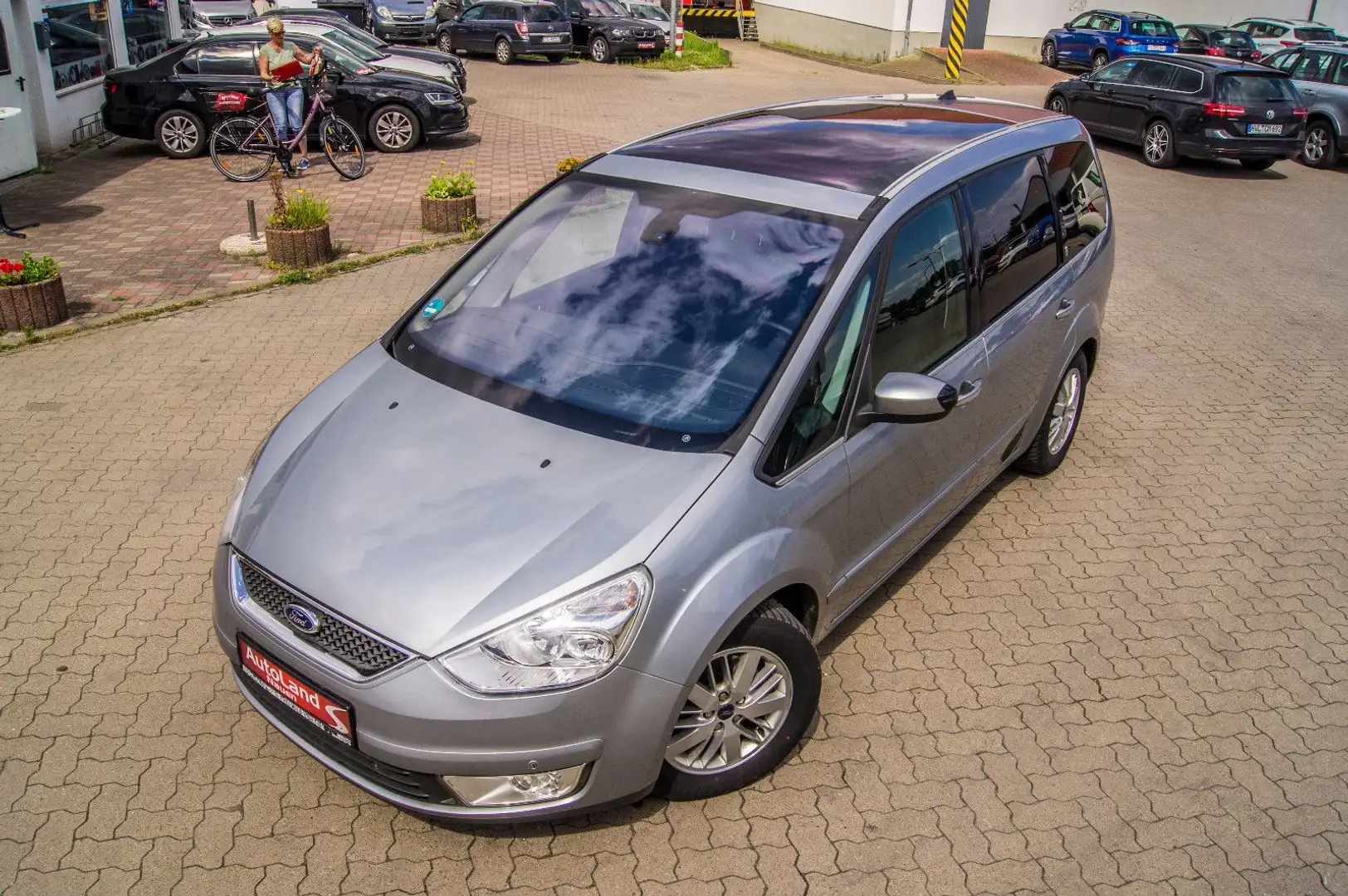 Ford Galaxy 2,0 TDCi 103kW DPF Ghia+Panorama+TUV+NR Silver - 1