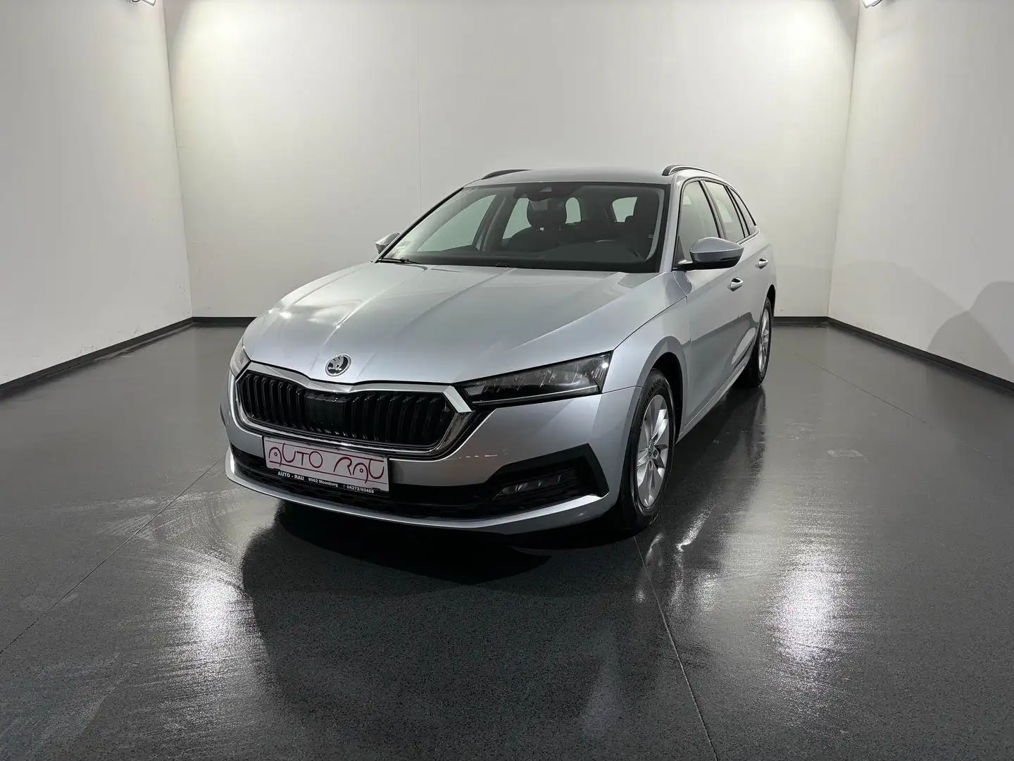 Skoda Octavia Com. 2.0 TDI Ambition DSG *LED*ACC*NAVI* Silber - 2