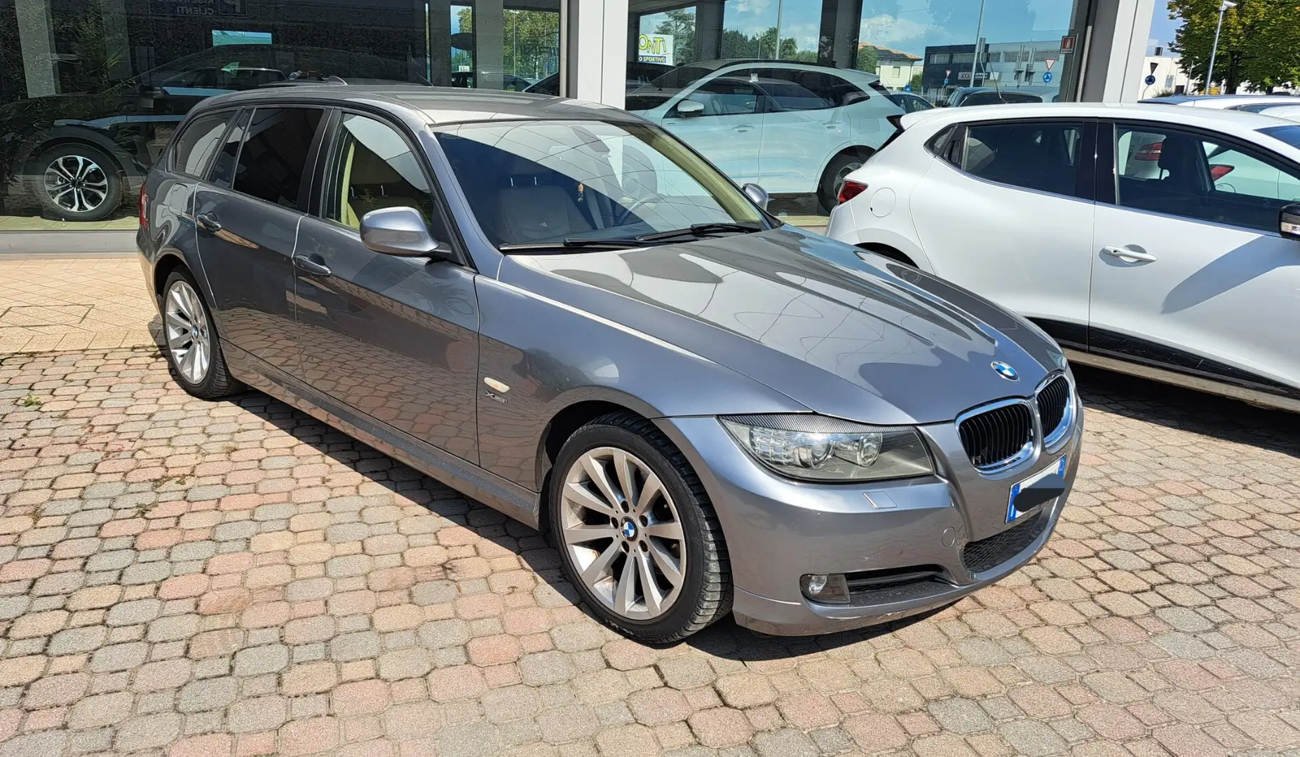 BMW 320 320d cat xDrive Touring Futura Trazione integrale Gris - 1