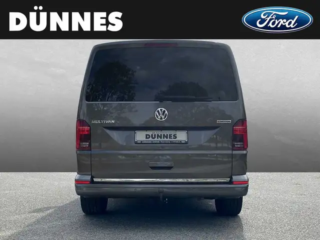 Volkswagen Transporter view 7