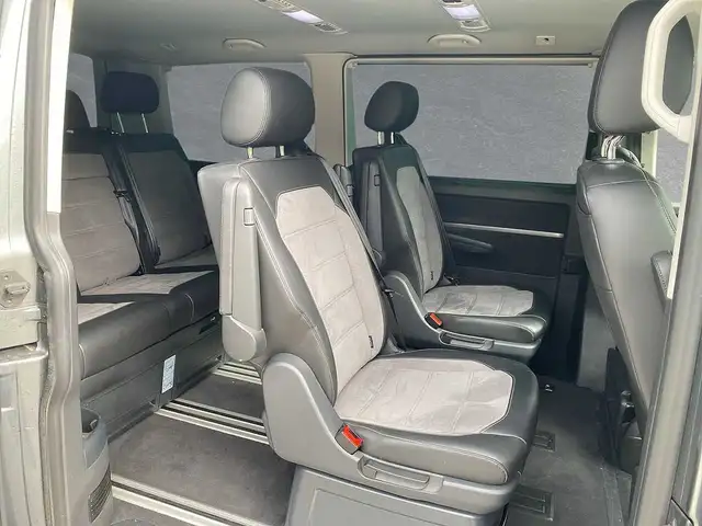 Volkswagen Transporter view 5